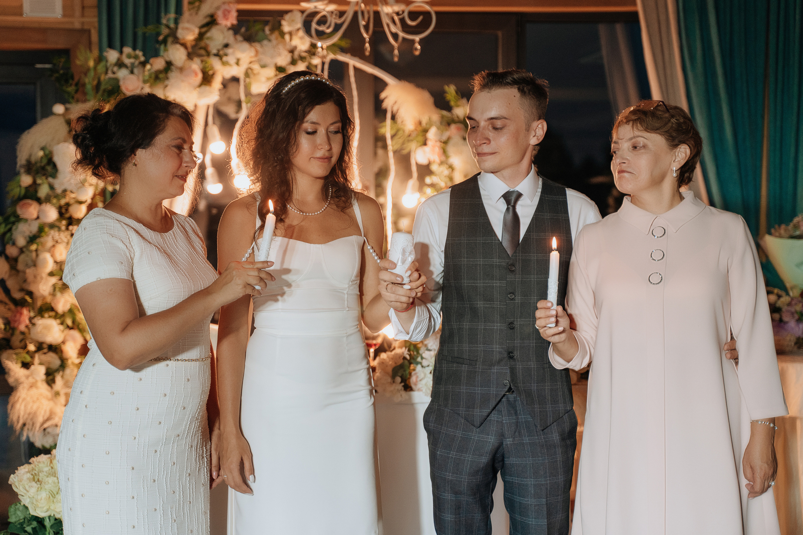 Владимир и Алина. Выездная регистрация. Ресторан. Фотограф Уфа Екатерина Пашина