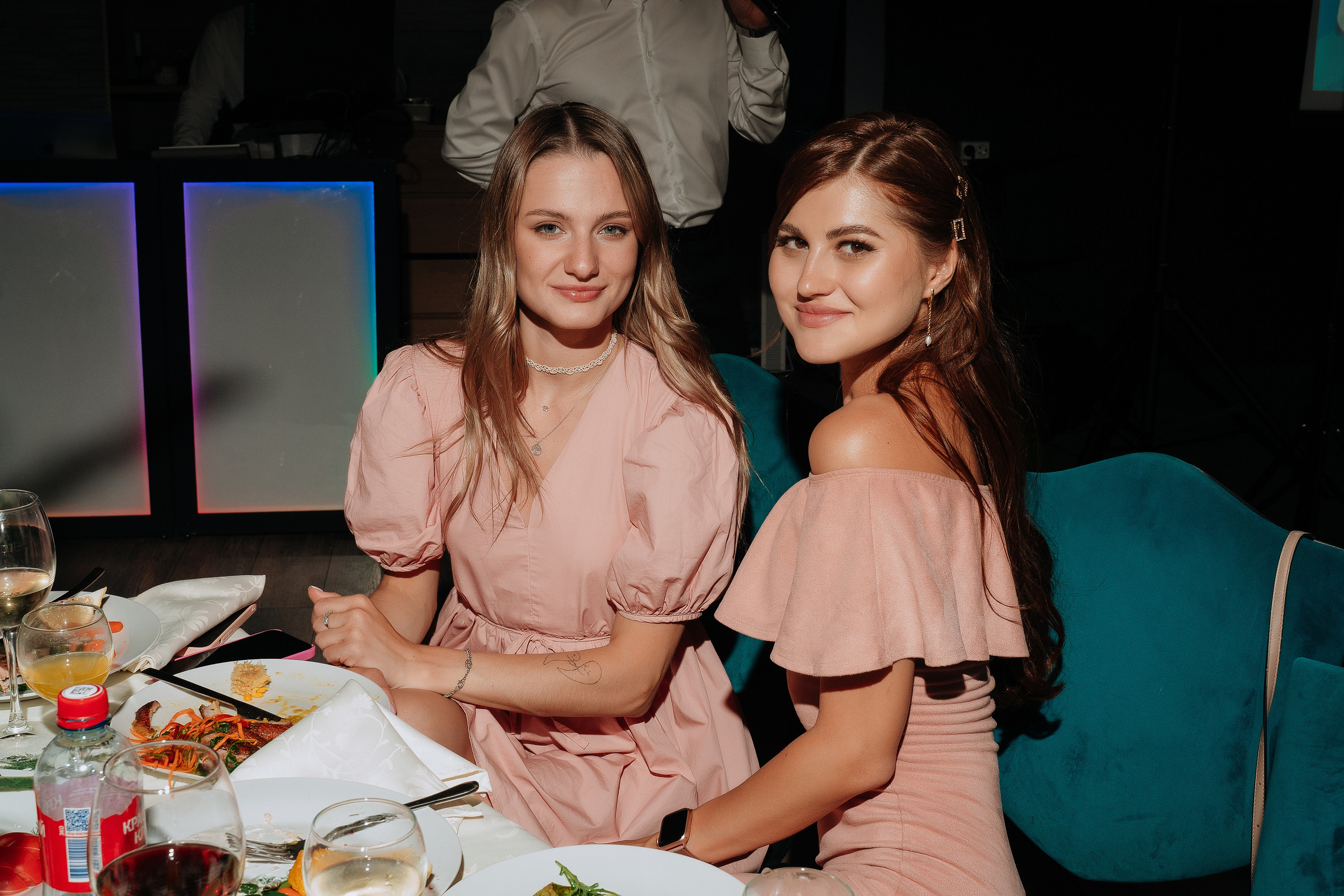 Владимир и Алина. Выездная регистрация. Ресторан. Фотограф Уфа Екатерина Пашина