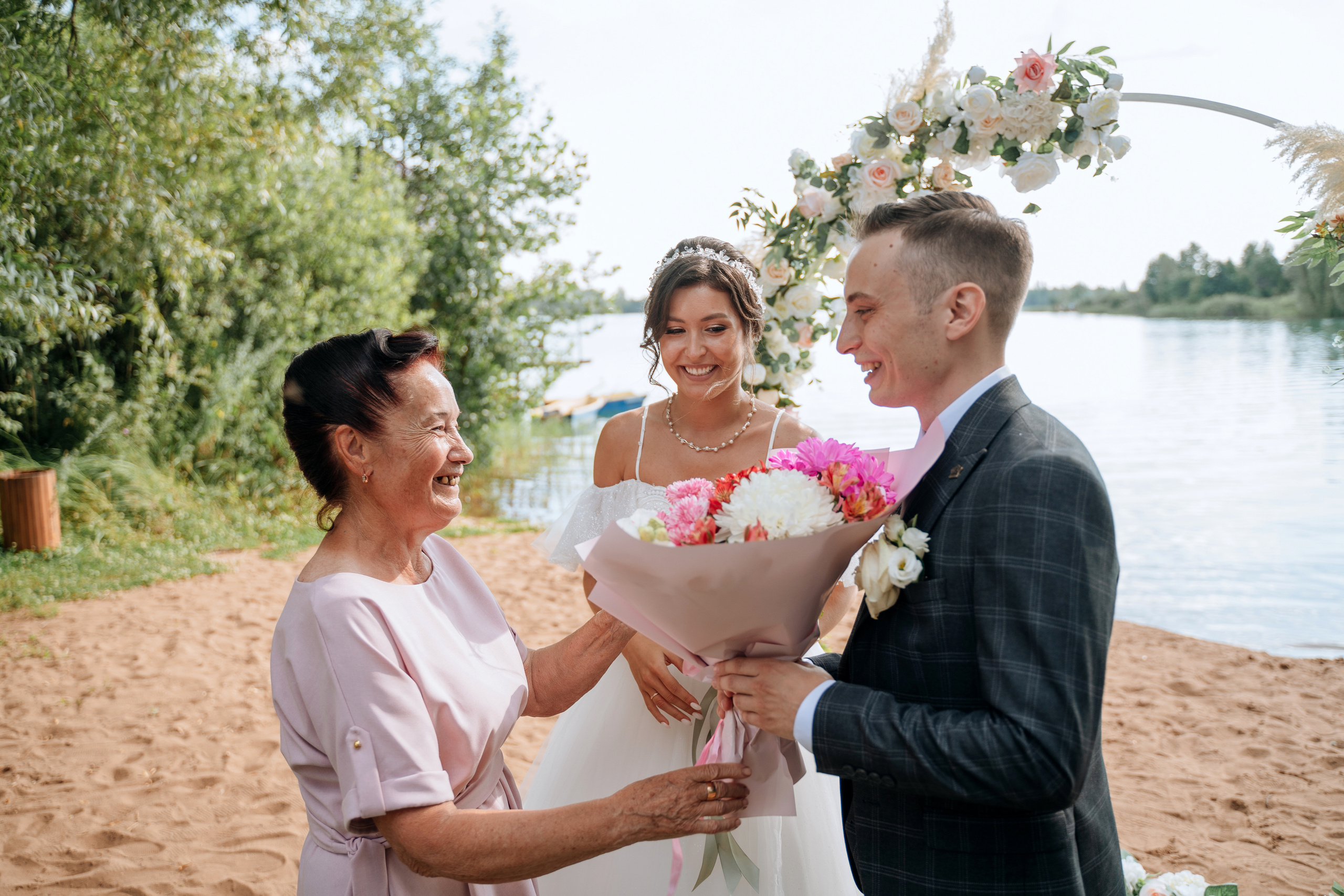 Владимир и Алина. Выездная регистрация. Ресторан. Фотограф Уфа Екатерина Пашина