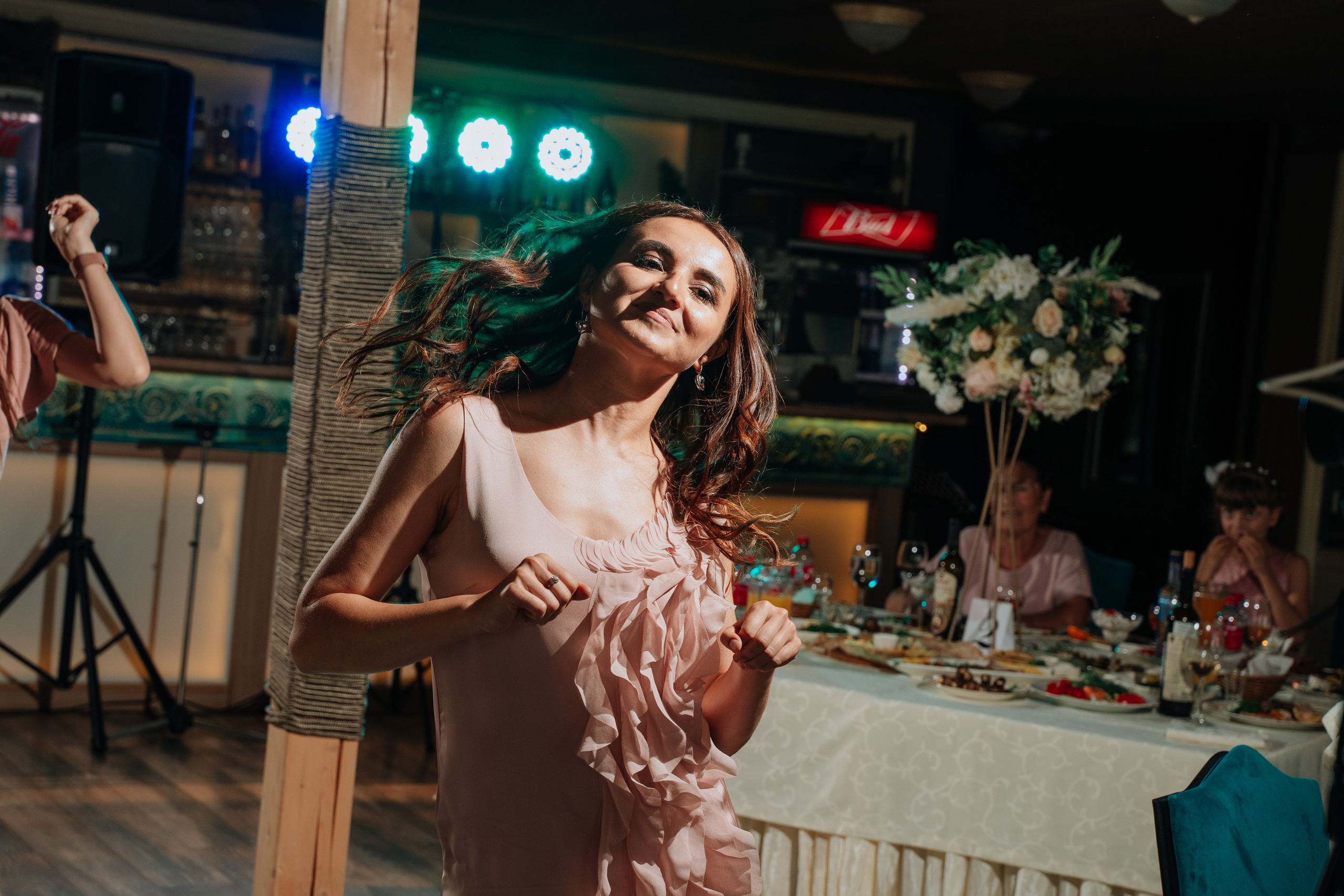 Владимир и Алина. Выездная регистрация. Ресторан. Фотограф Уфа Екатерина Пашина