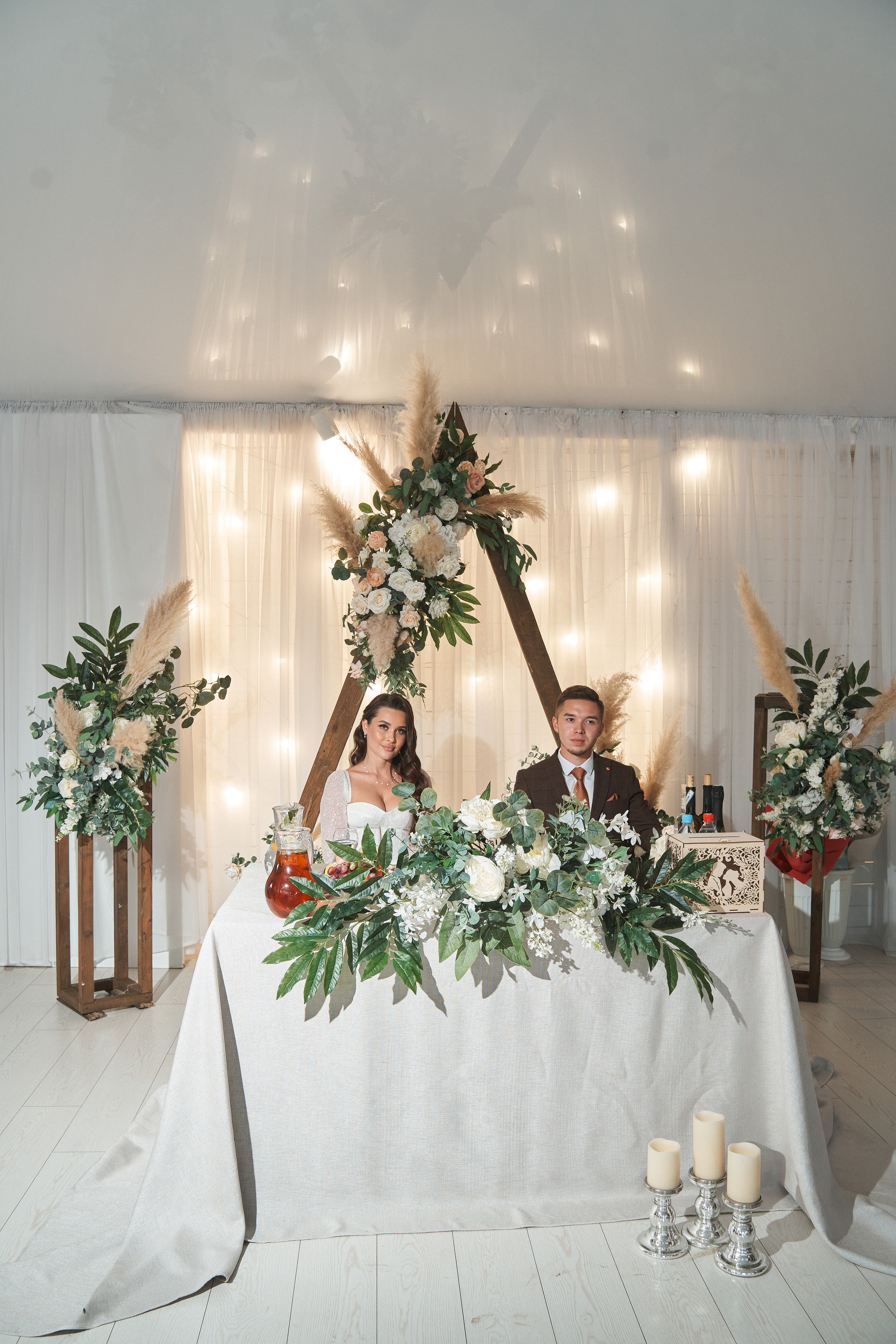 Руслан и Эльвина. Выездная регистрация. Ресторан. Фотограф Уфа Екатерина Пашина