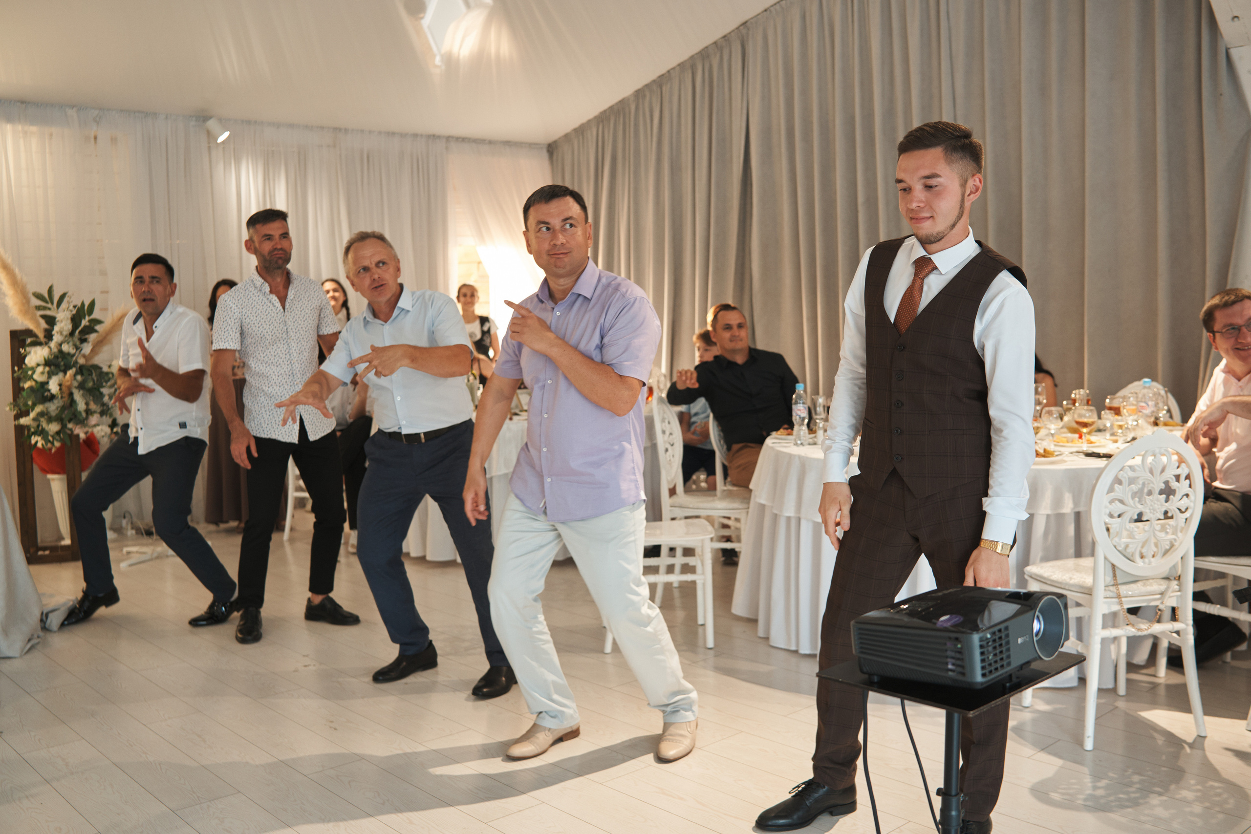 Руслан и Эльвина. Выездная регистрация. Ресторан. Фотограф Уфа Екатерина Пашина