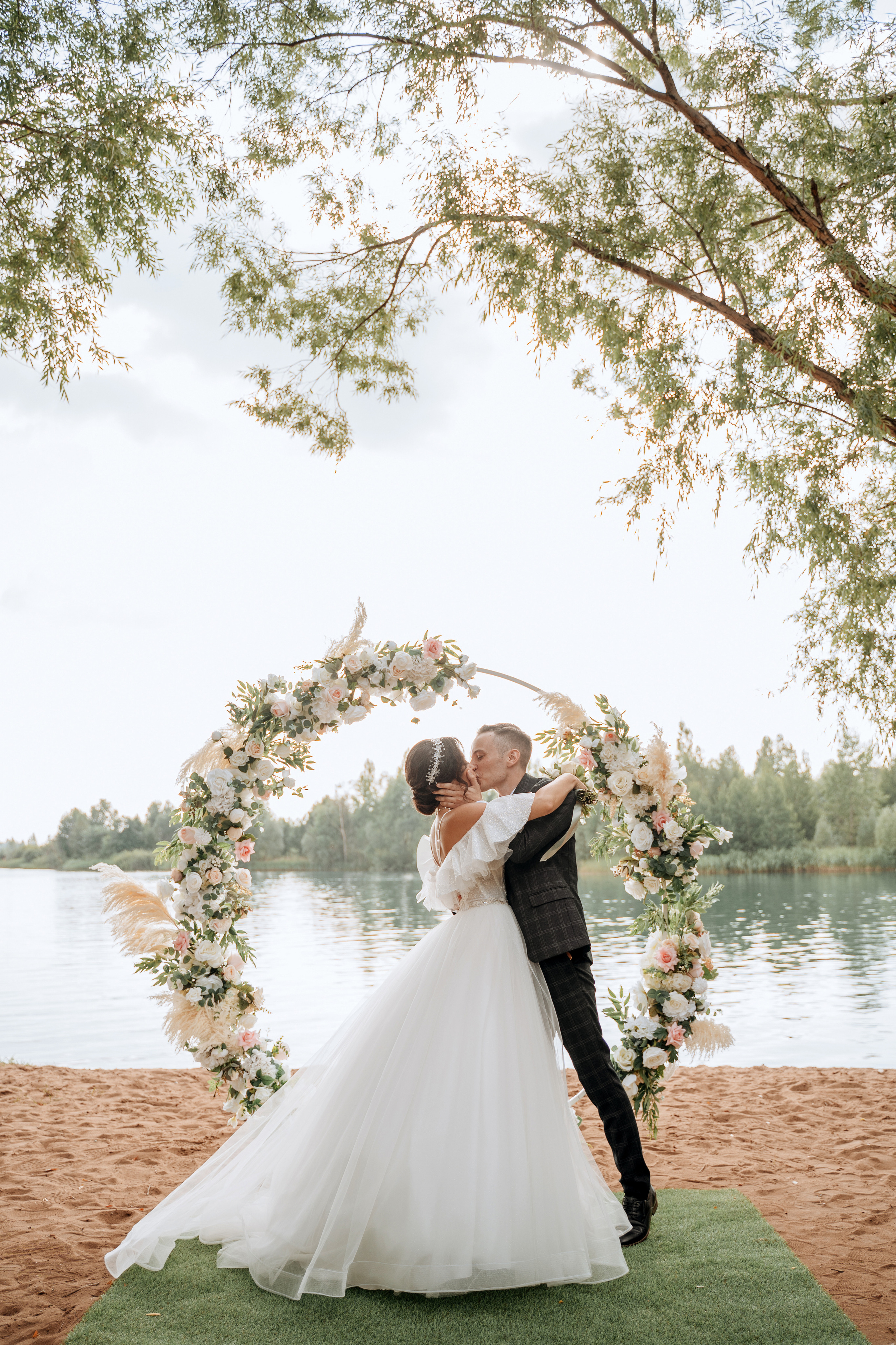 Владимир и Алина. Выездная регистрация. Ресторан. Фотограф Уфа Екатерина Пашина