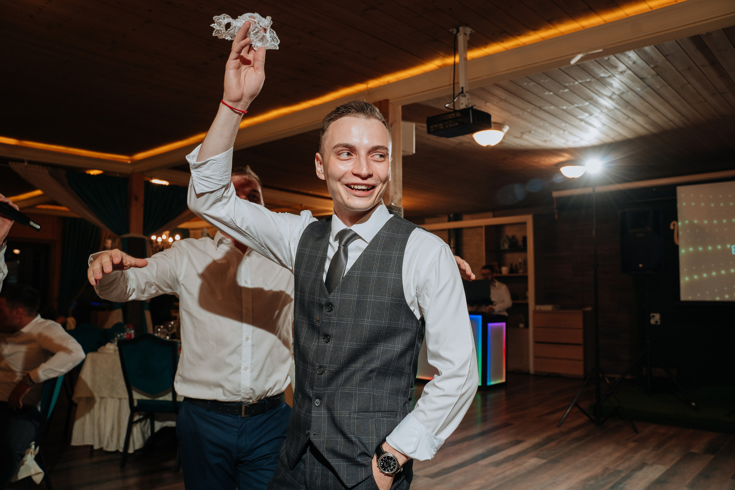 Владимир и Алина. Выездная регистрация. Ресторан. Фотограф Уфа Екатерина Пашина