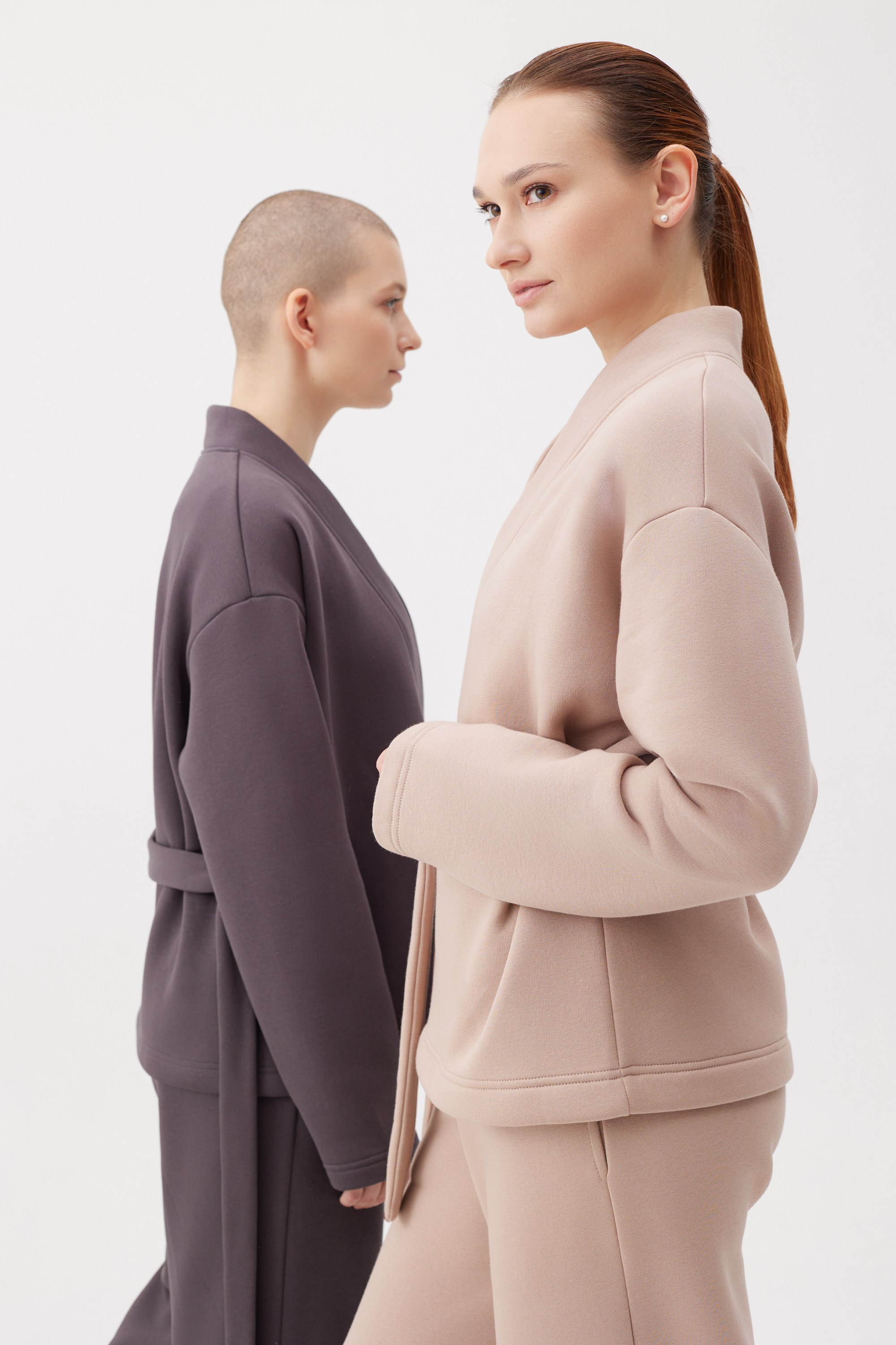 Фотограф в Москве Калагина Светлана - съемка каталога женского костюма в профессиональной студии на циклораме для Ozon, Wildberries