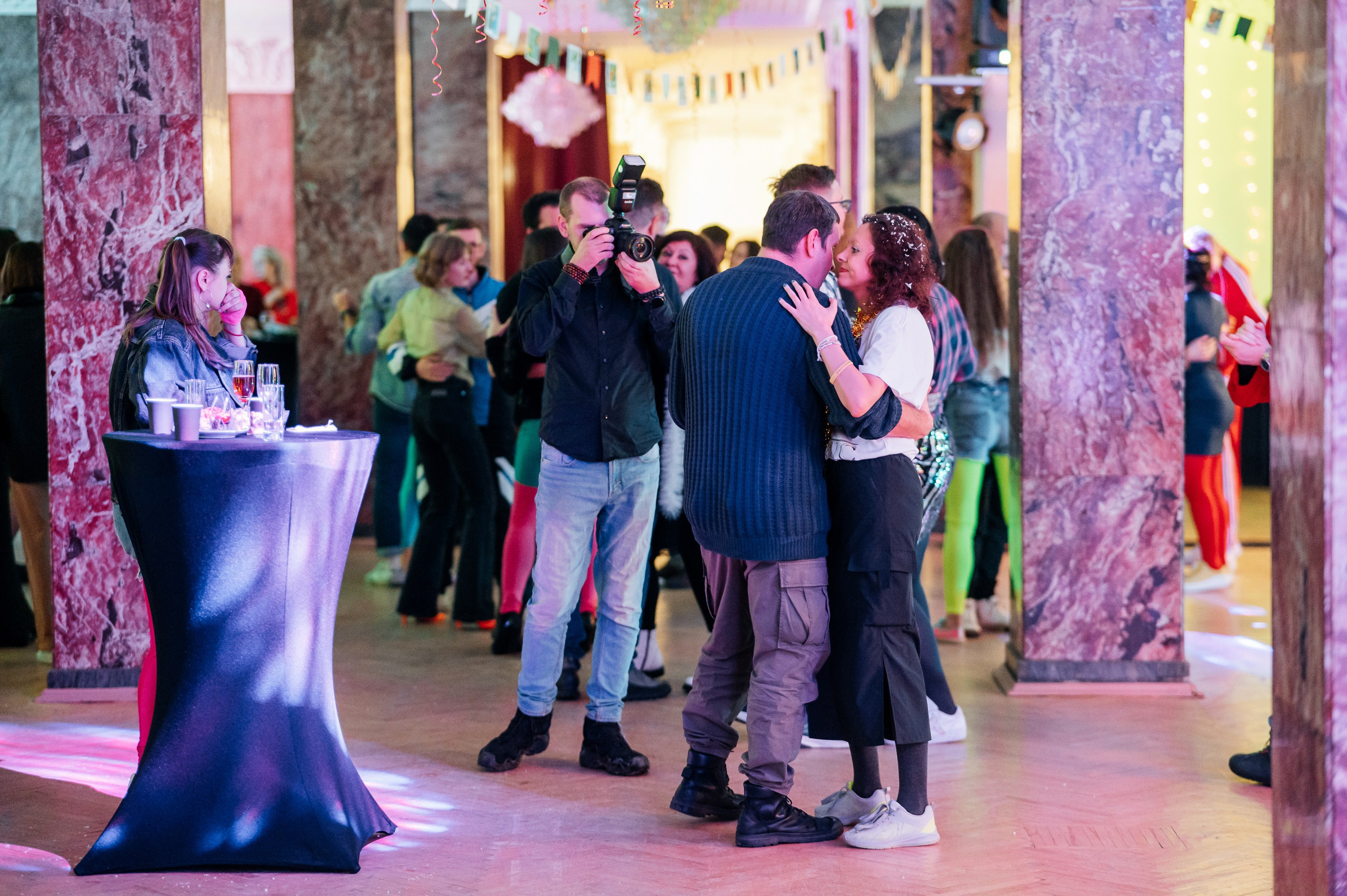 Корпоратив в стиле 90-х. Фотограф Дмитрий Сермяжко