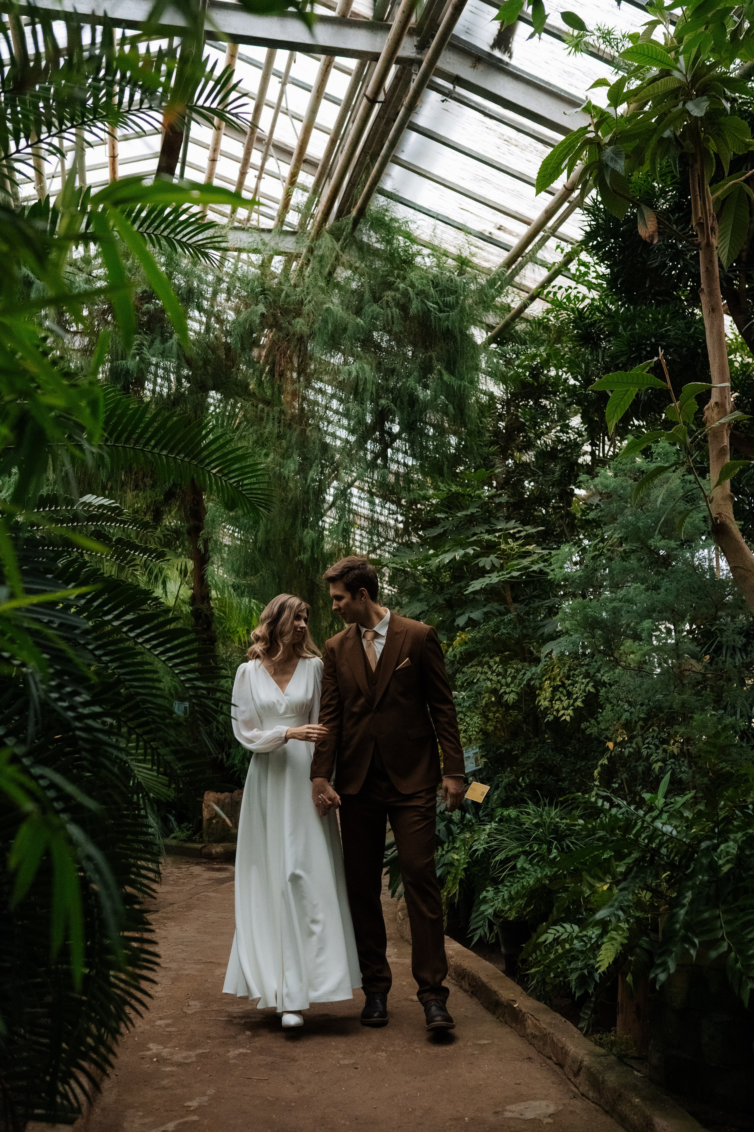 Свадебная фотосессия в оранжерее, Москва. Свадебный фотограф в Москве Анна Полушина