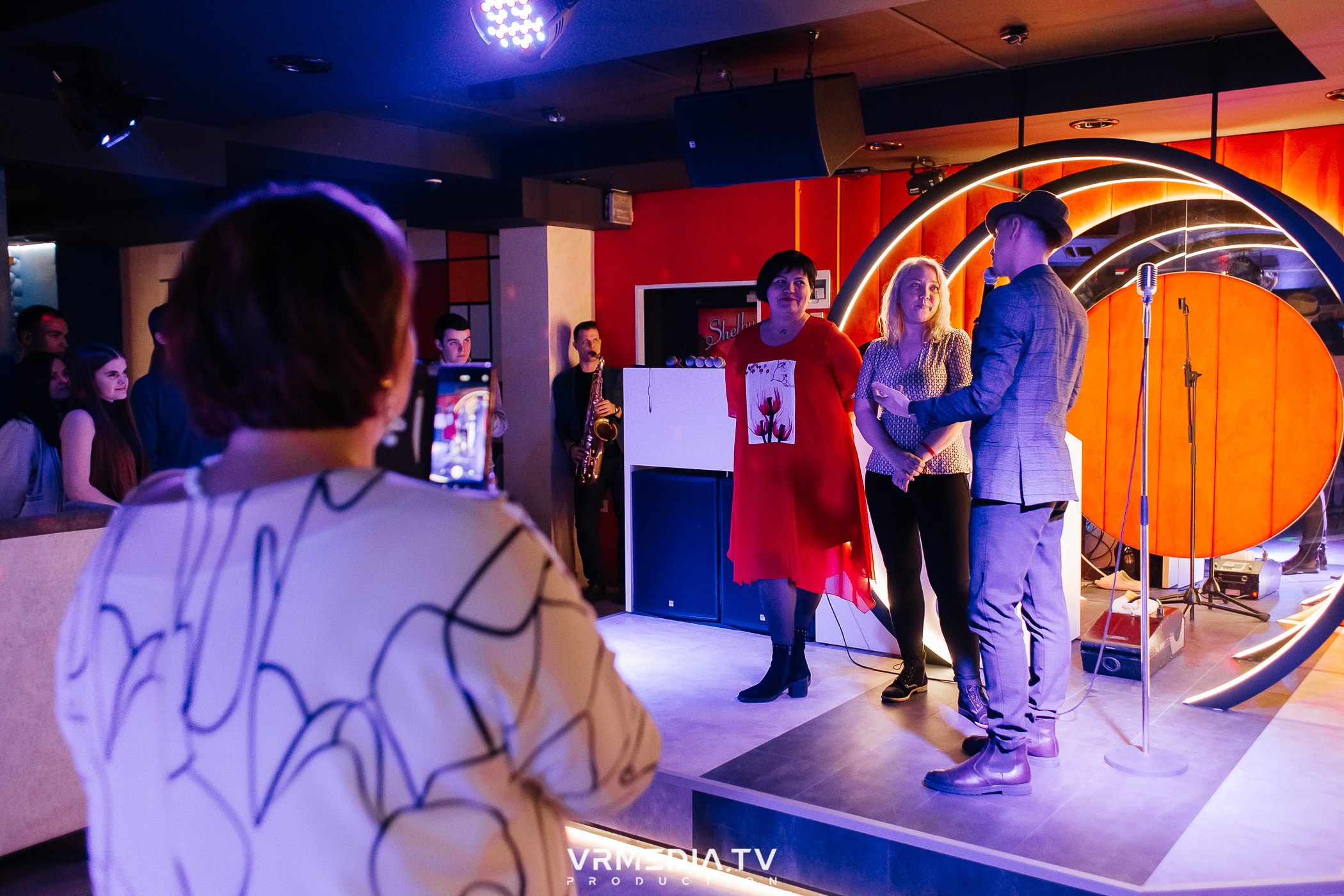 8 марта в караоке-ресторане «Голос»