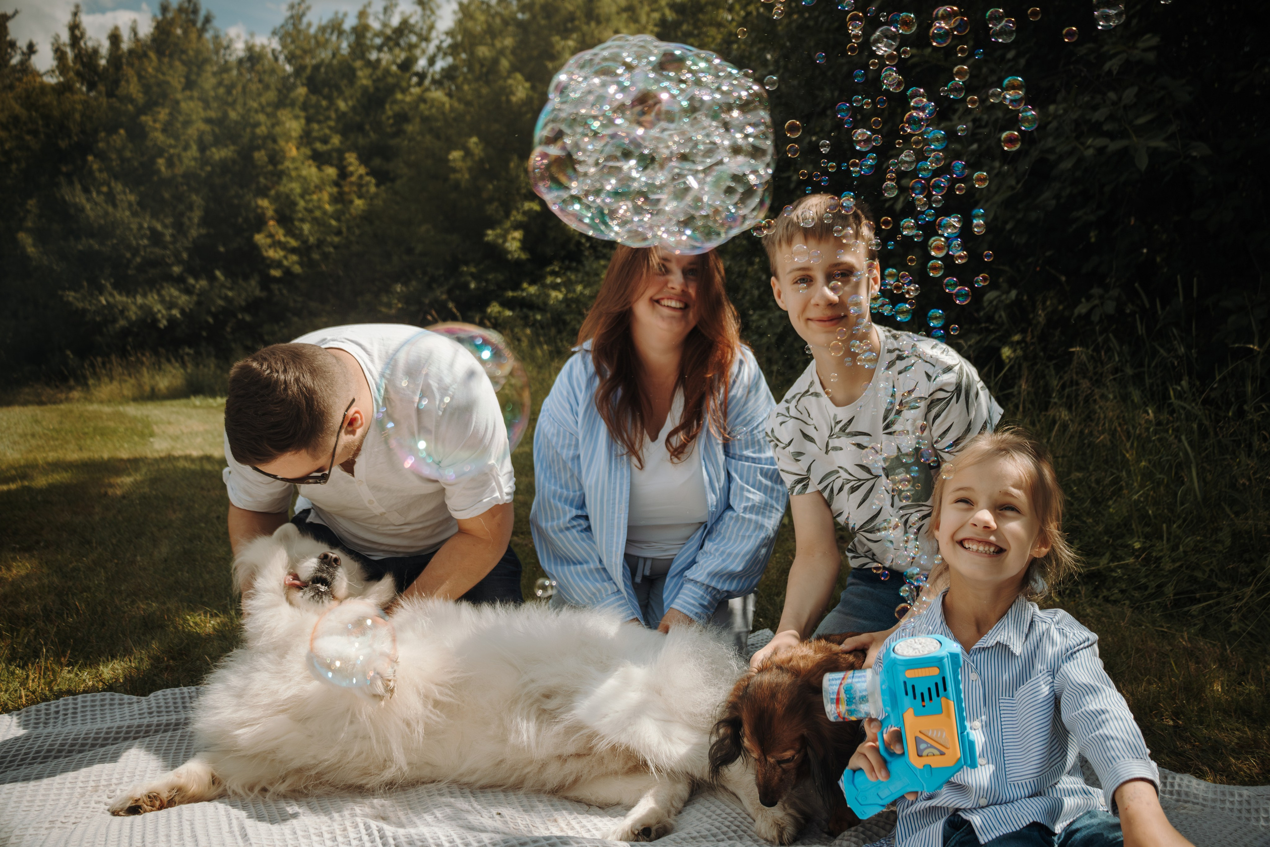 Семейная фотосессия с собаками в парке. Фотограф-анималист в Москве Екатерина Тихонова