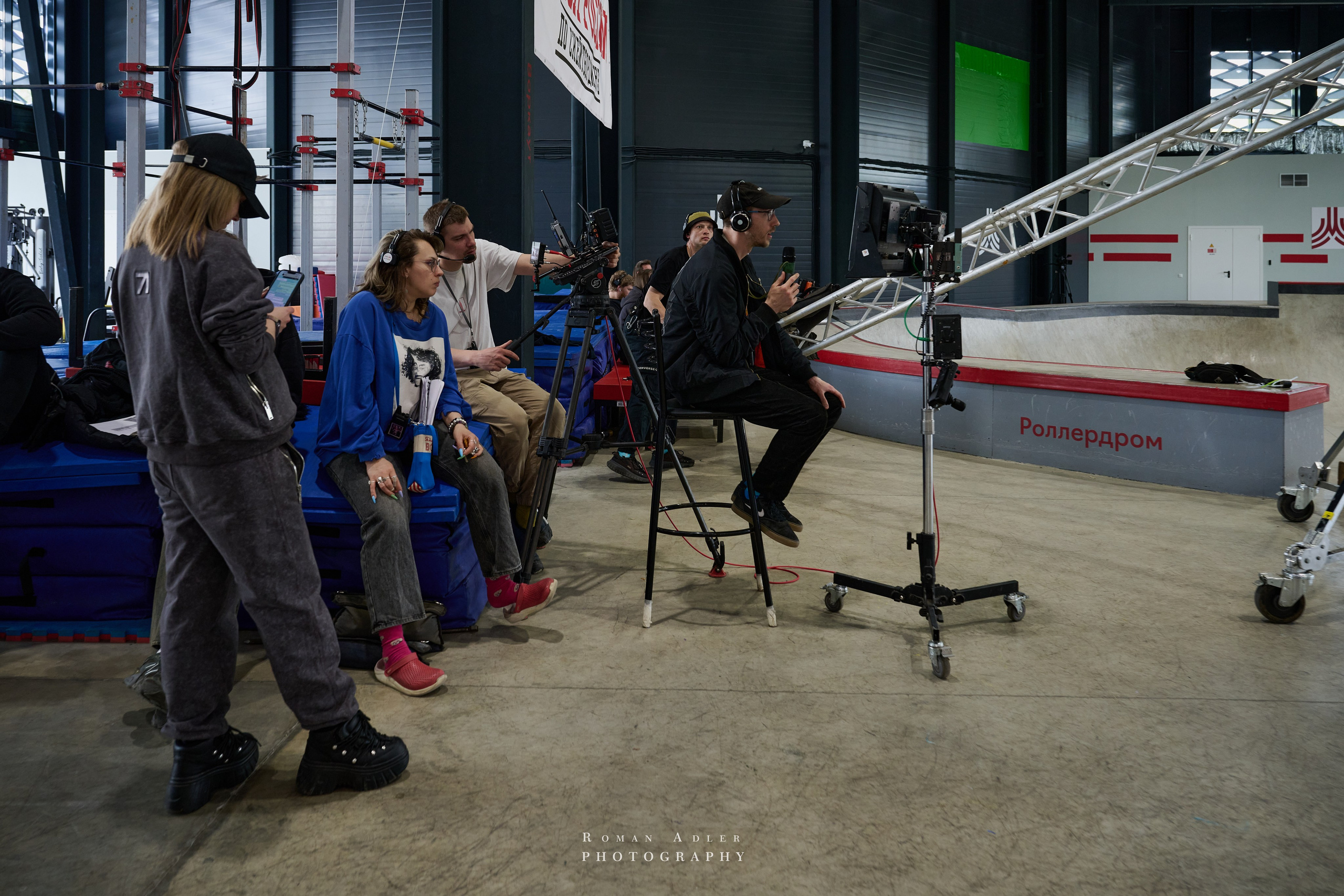 Репортаж со съёмок фильма «Своя в доску». Фотограф Роман Адлер