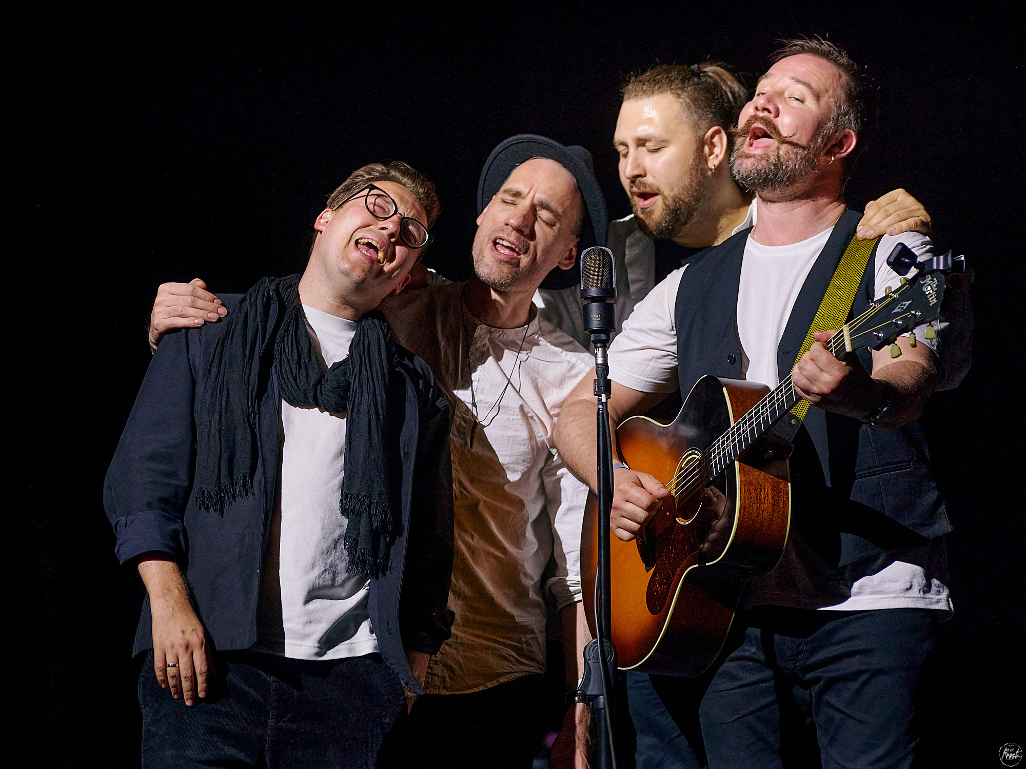 Необарды: Ромарио, Павел Пиковский, Василий Уриевский, Павел Фахртдинов. Фотографии отовсюду и обо всем