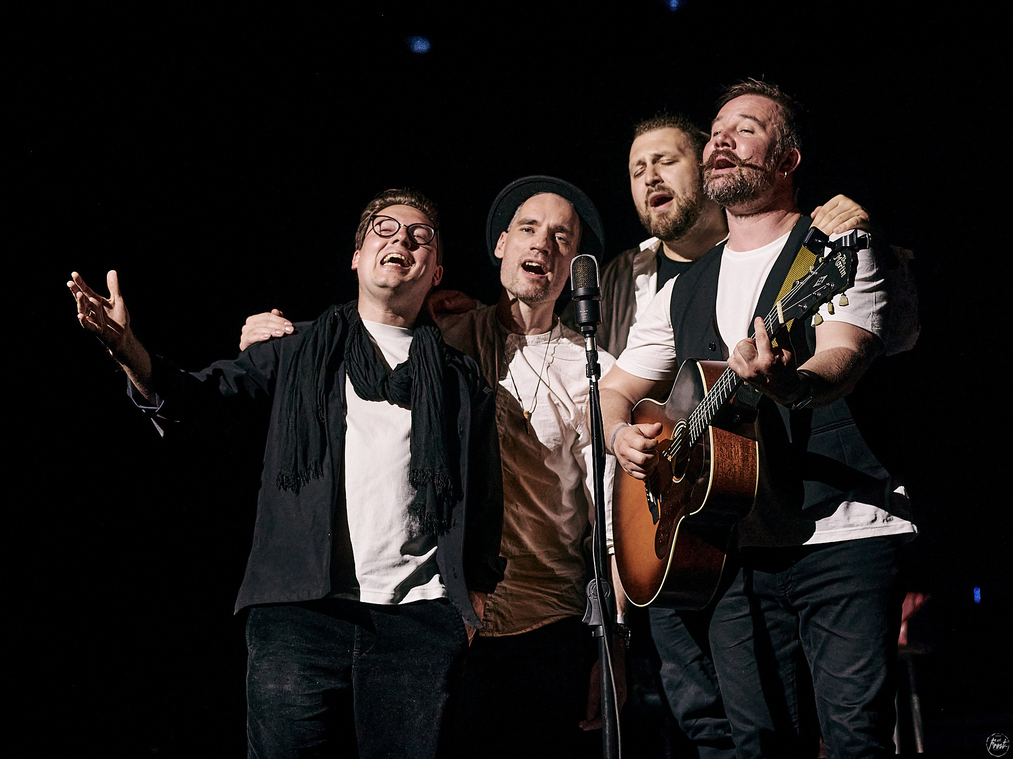 Необарды: Ромарио, Павел Пиковский, Василий Уриевский, Павел Фахртдинов. Фотографии отовсюду и обо всем