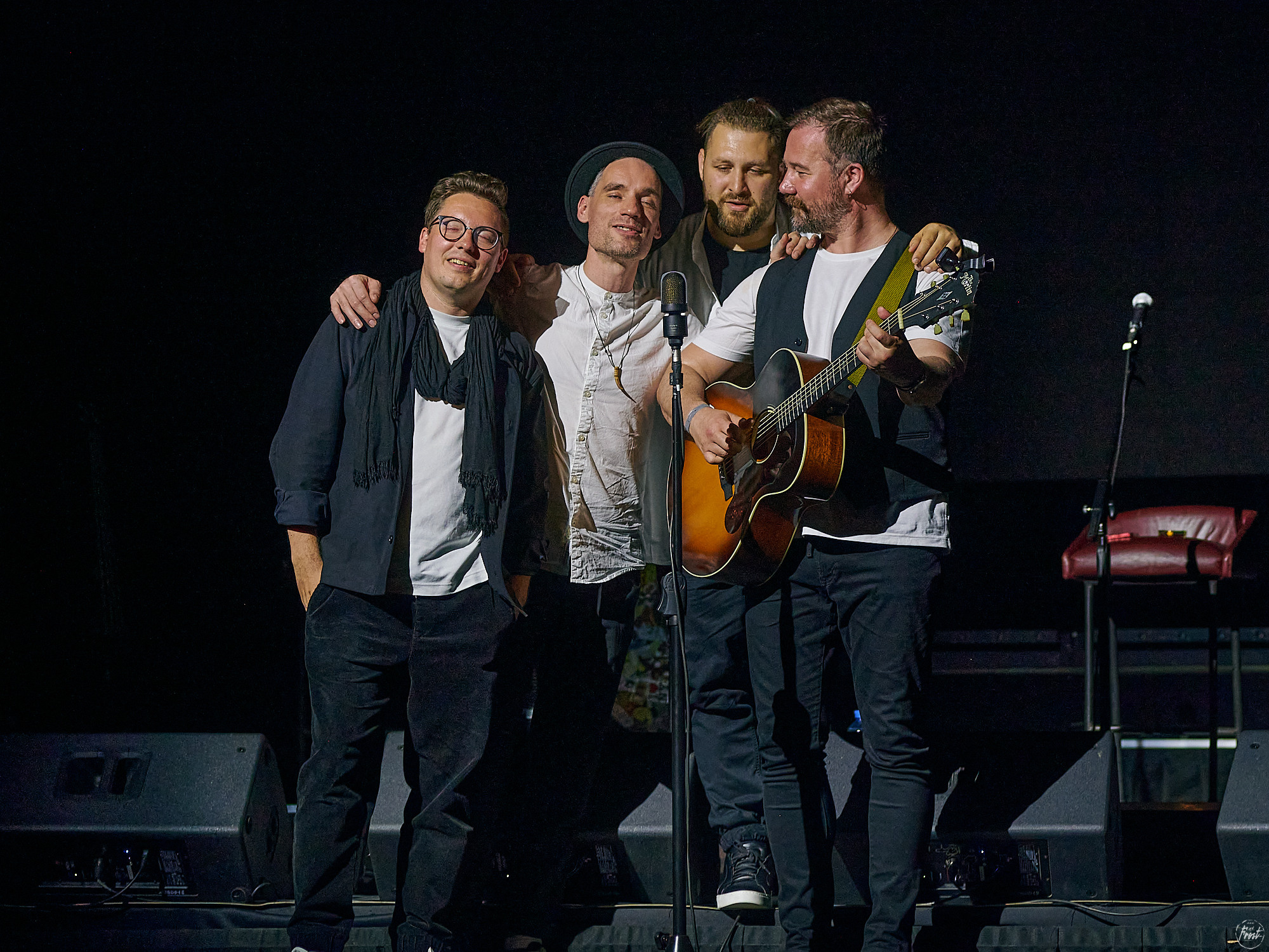 Необарды: Ромарио, Павел Пиковский, Василий Уриевский, Павел Фахртдинов. Фотографии отовсюду и обо всем
