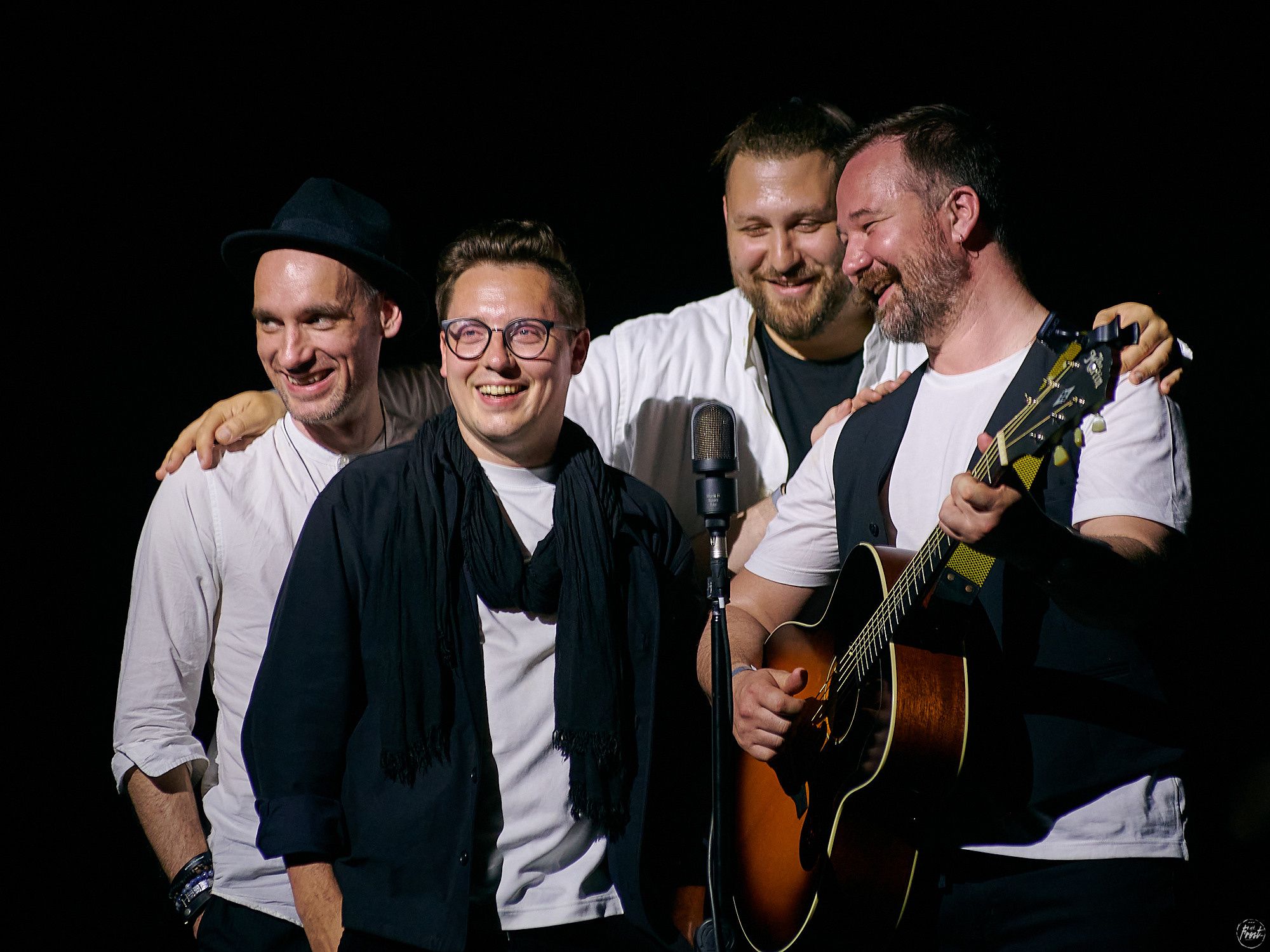 Необарды: Ромарио, Павел Пиковский, Василий Уриевский, Павел Фахртдинов. Фотографии отовсюду и обо всем