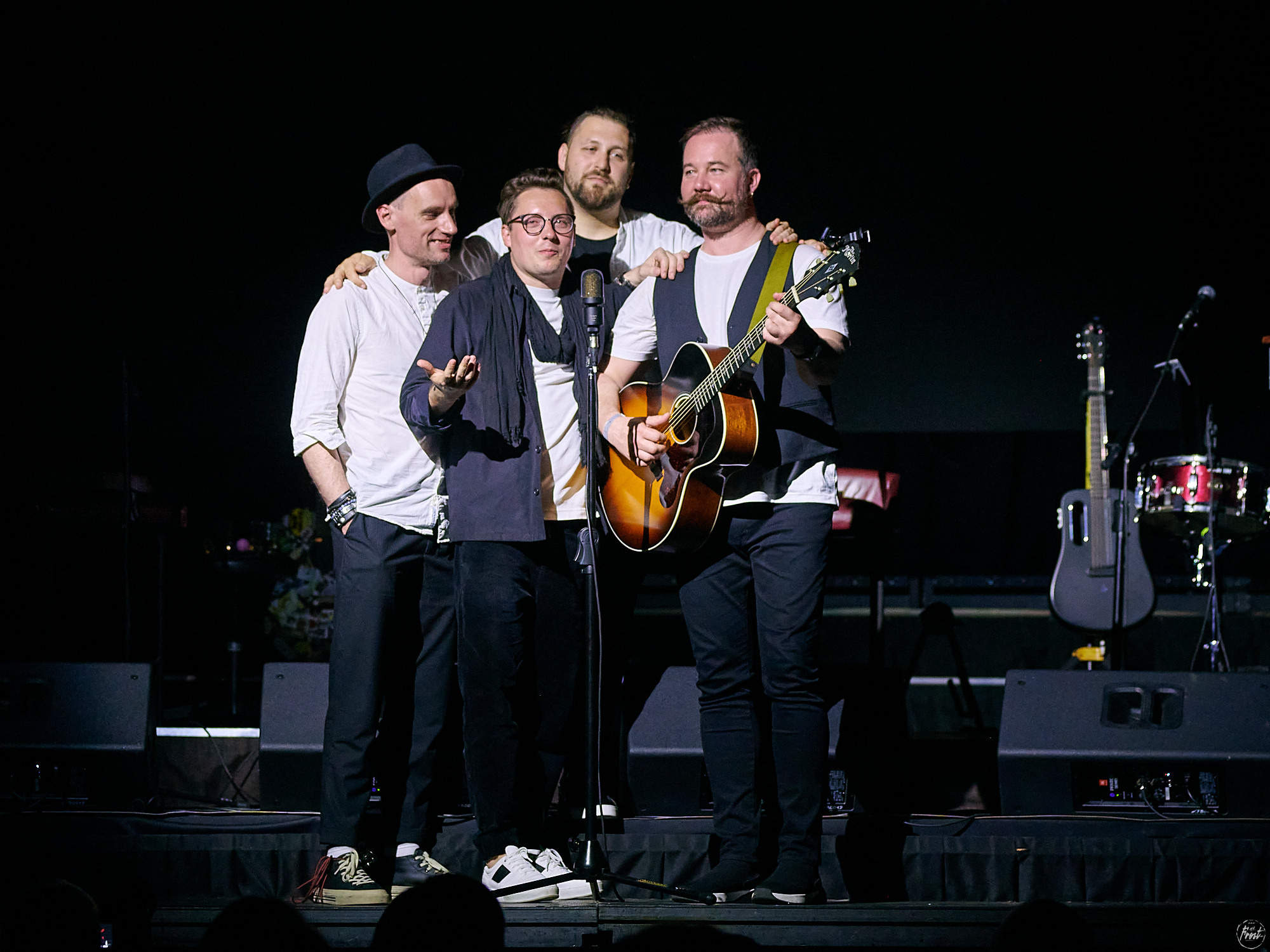 Необарды: Ромарио, Павел Пиковский, Василий Уриевский, Павел Фахртдинов. Фотографии отовсюду и обо всем