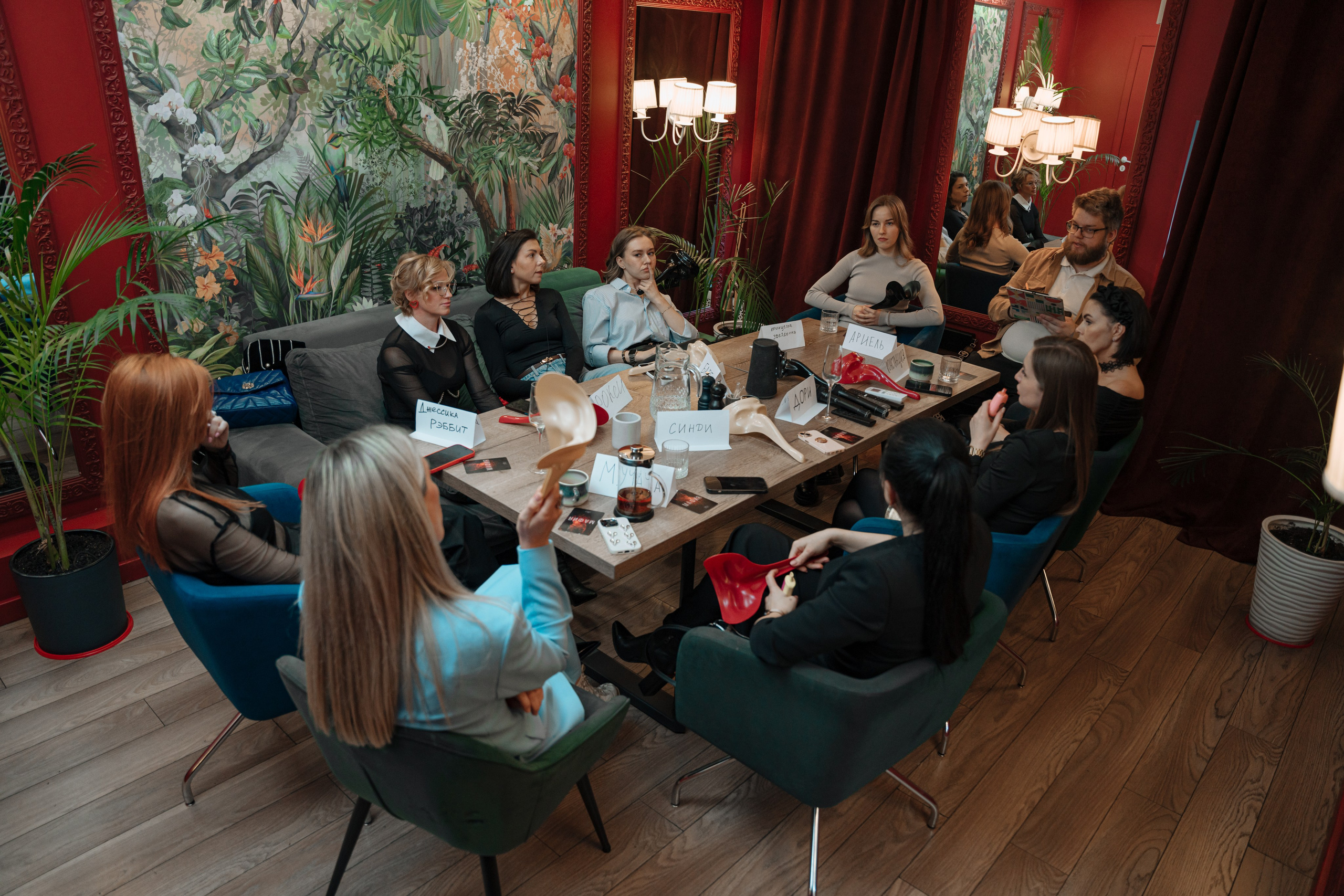 Мафия. Бар FINCH. ЖЕНСКИЙ КЛУБ LAXMI. Портретный фотограф в Санкт-Петербурге Дмитриева Наталия