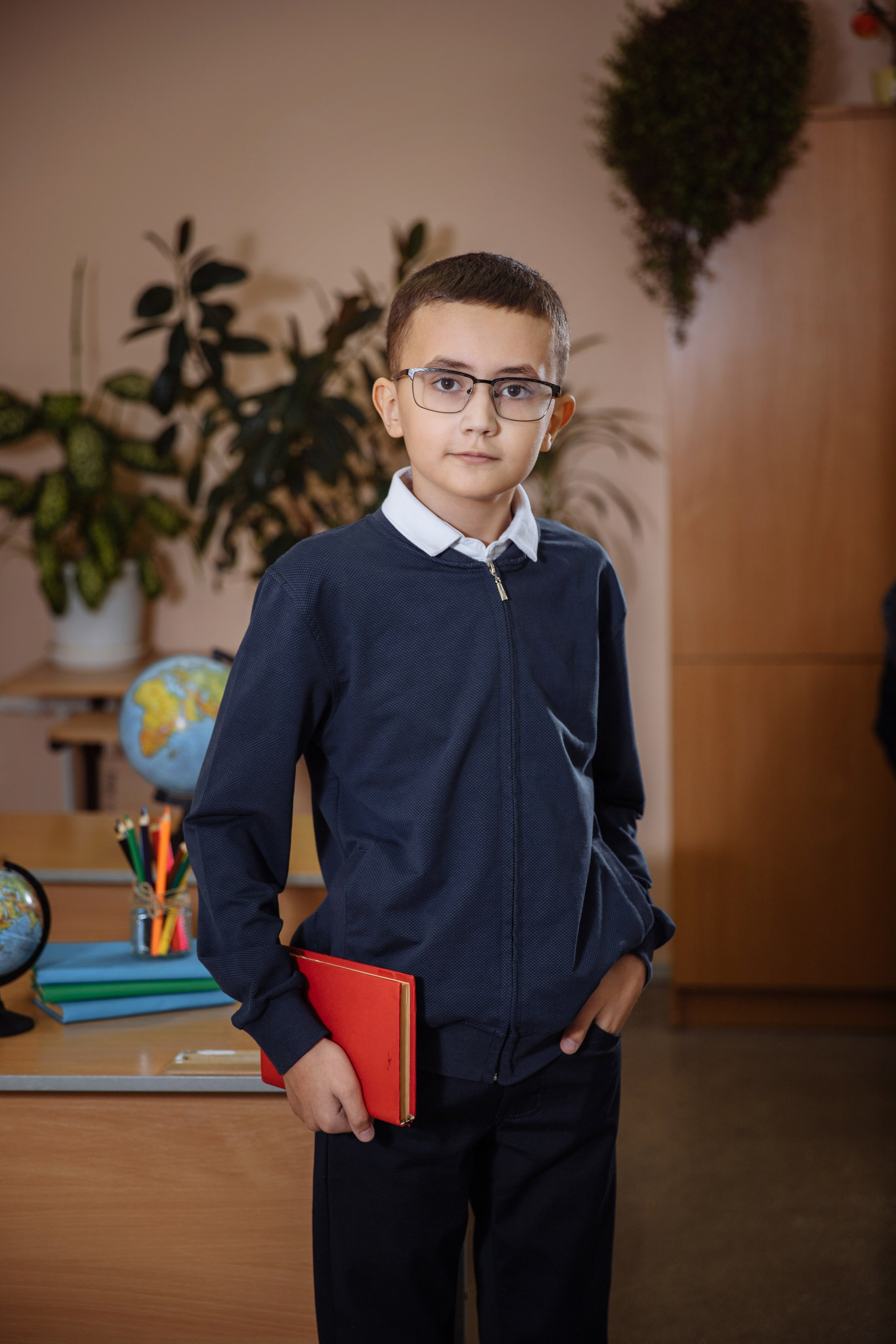 Начальные классы. Выпускные школьные фото­альбомы для школ и детских садов в Волгограде и Волжском