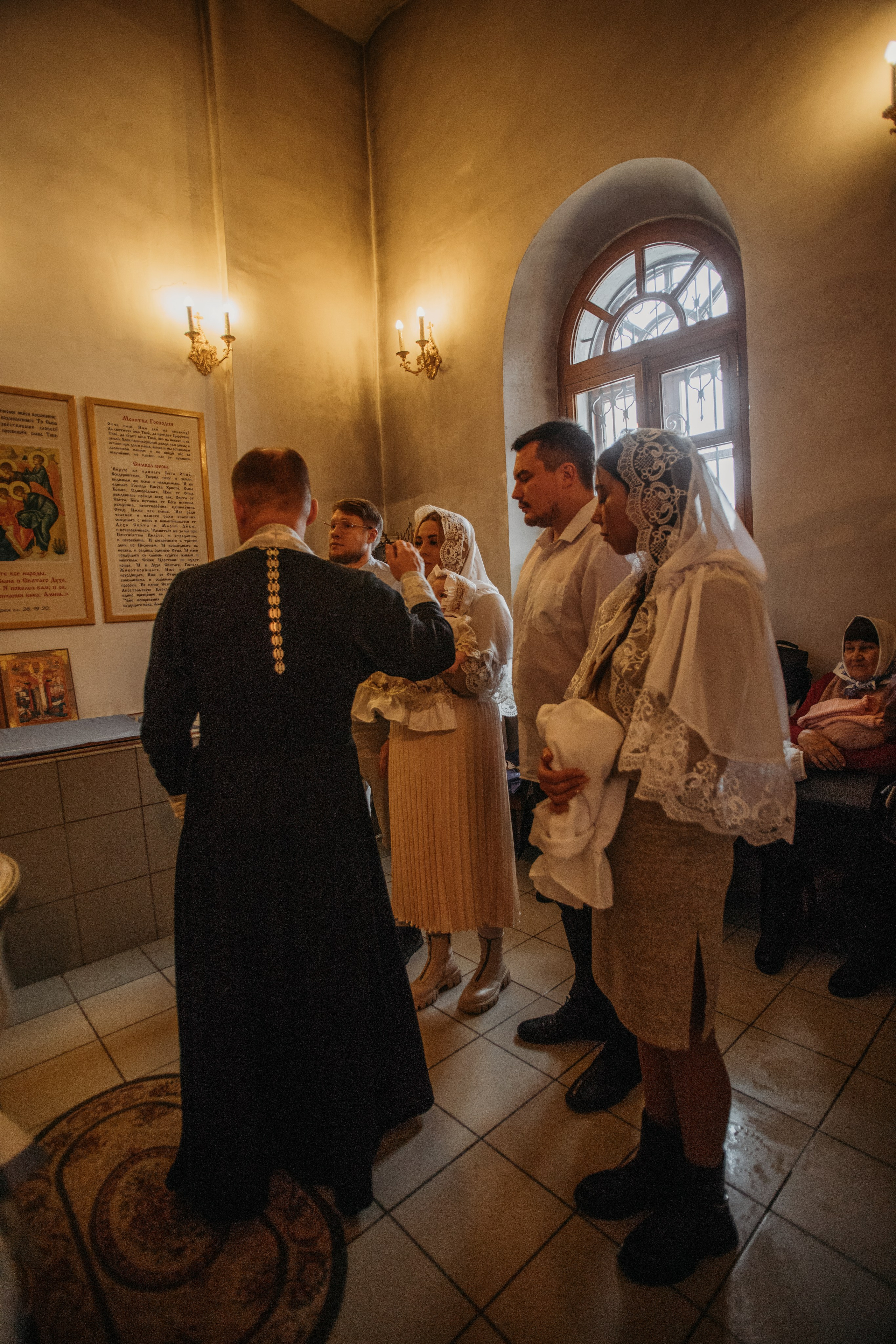 Крещение Аглаи. Венера Гайн. Репортажный фотограф  Тюмень. Обучение фотографии с 0