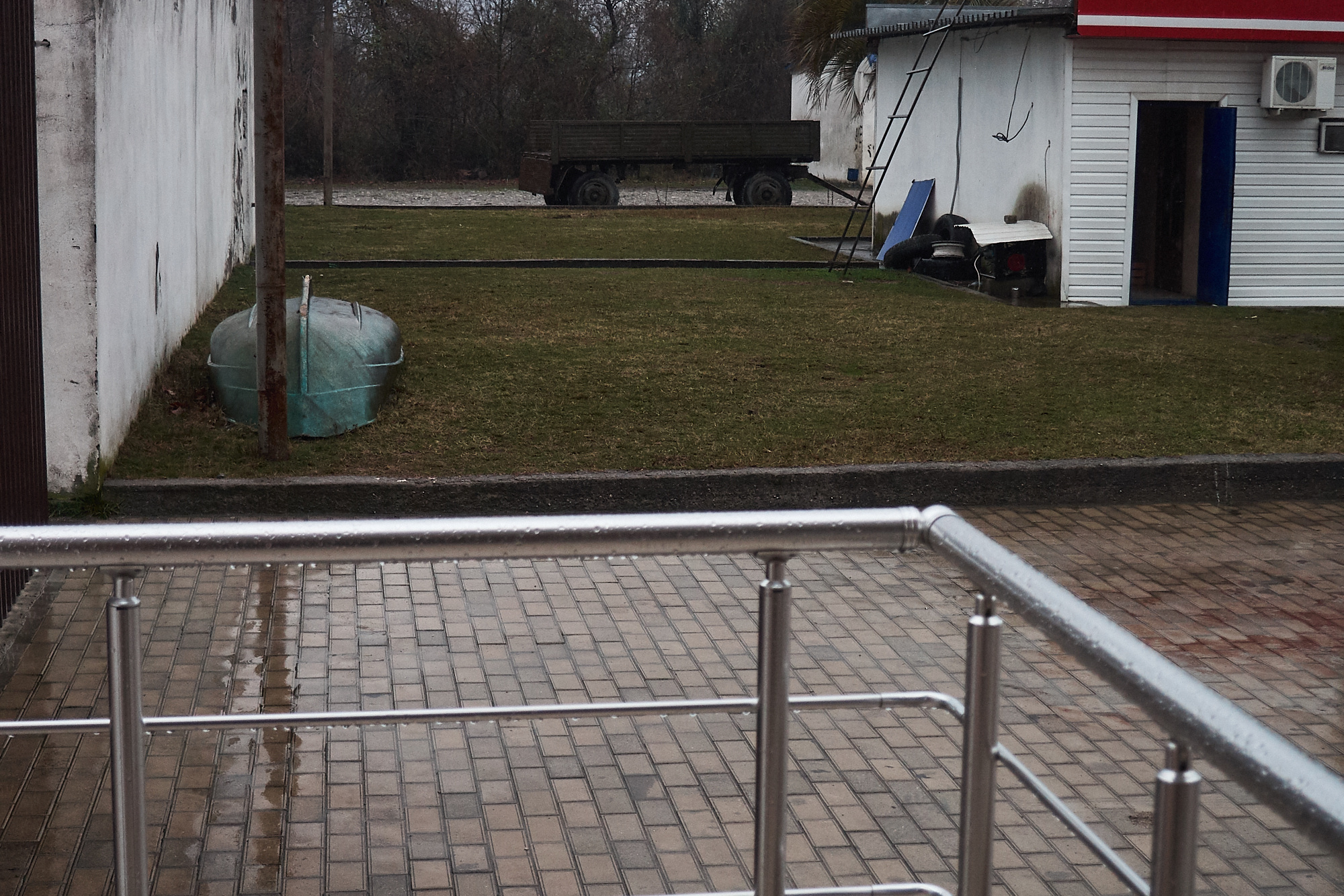 Вид с веранды кафе.