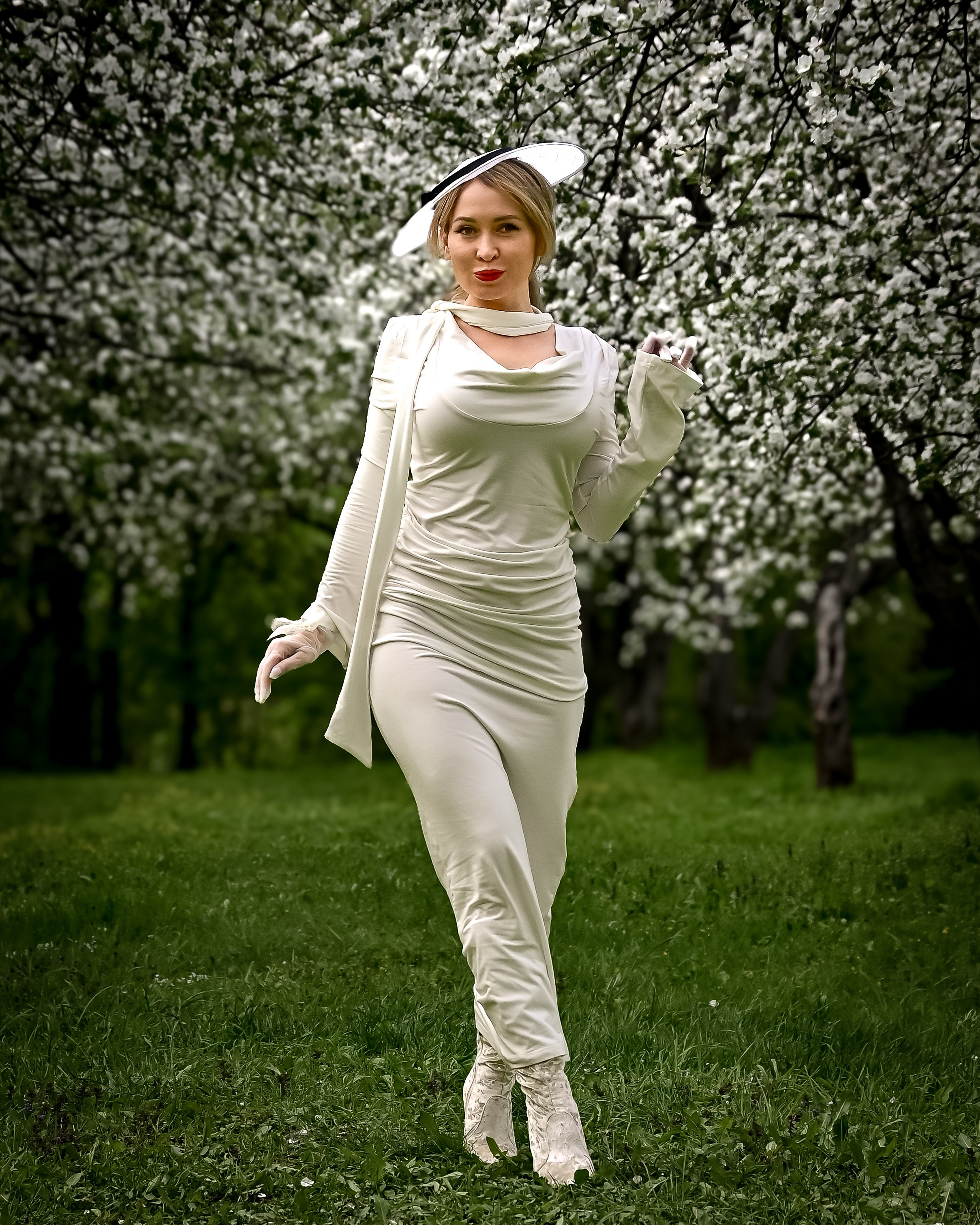 Цветение в Коломенском. Портретный фотограф в Москве Сергей Чудов