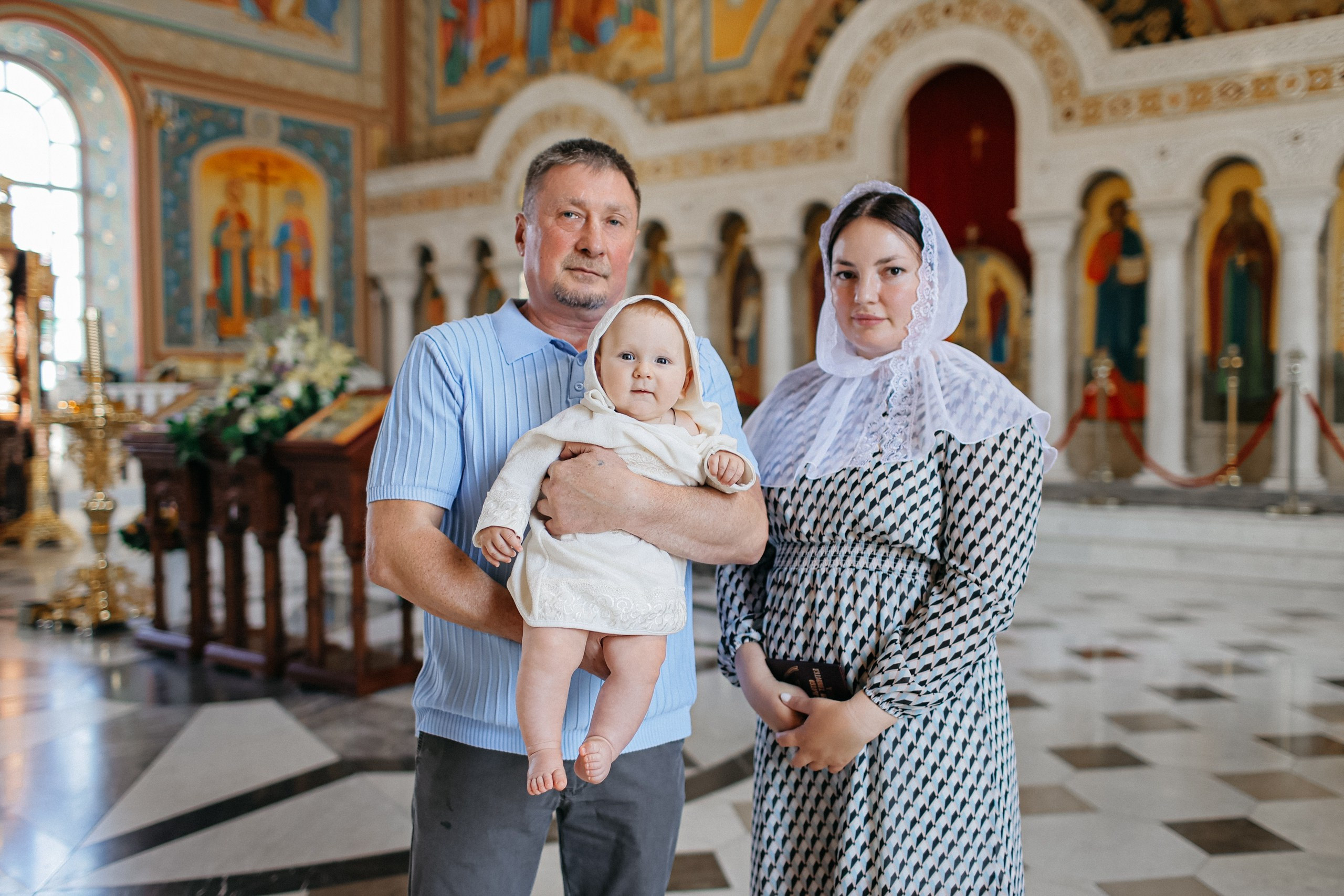 Съёмка крещения. Команда специалистов в мире фотографии и видео. Детский фотограф, семейный фотограф