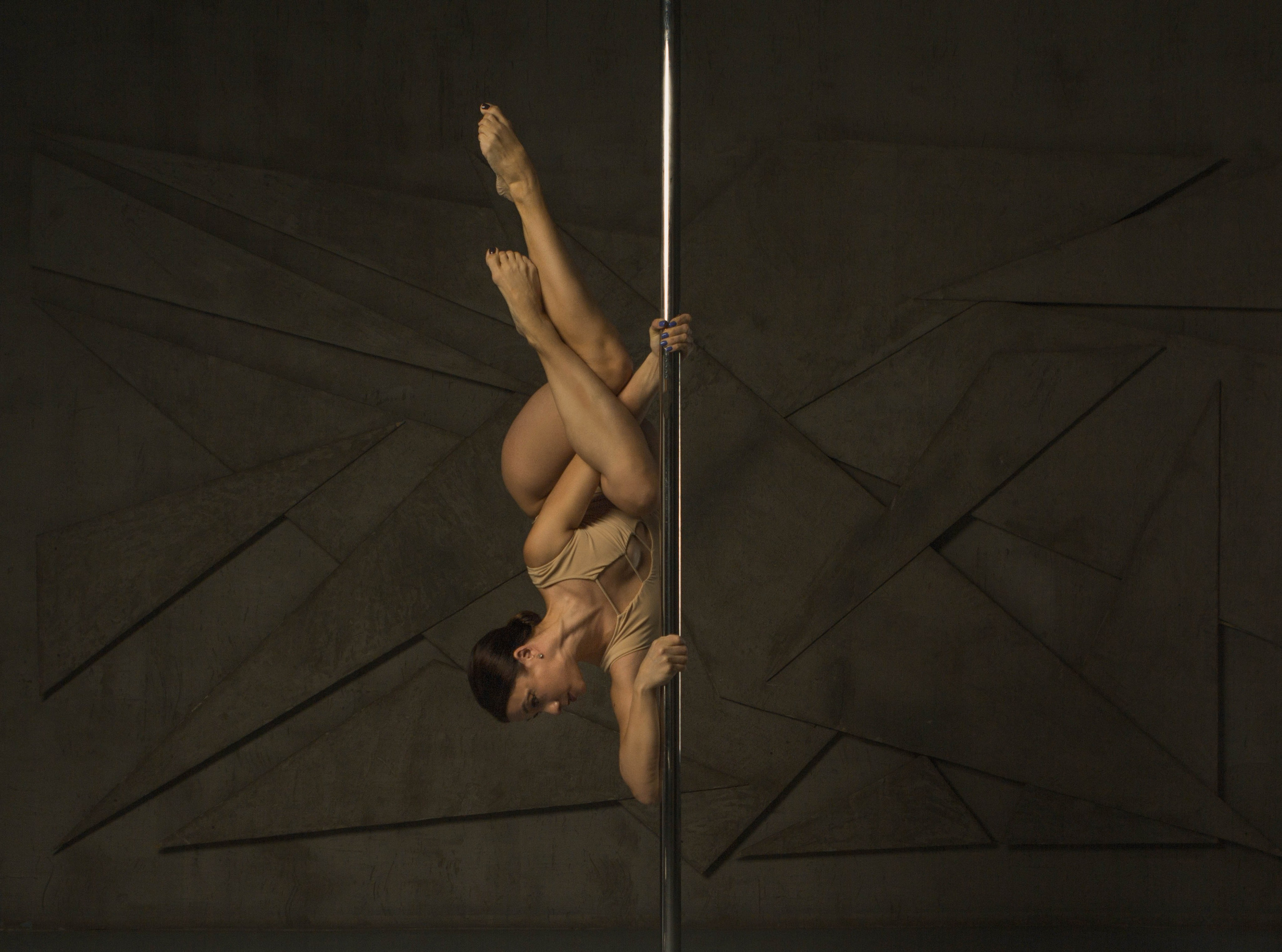 Pole dance (Минимализм). Фотограф Диана Лысанова