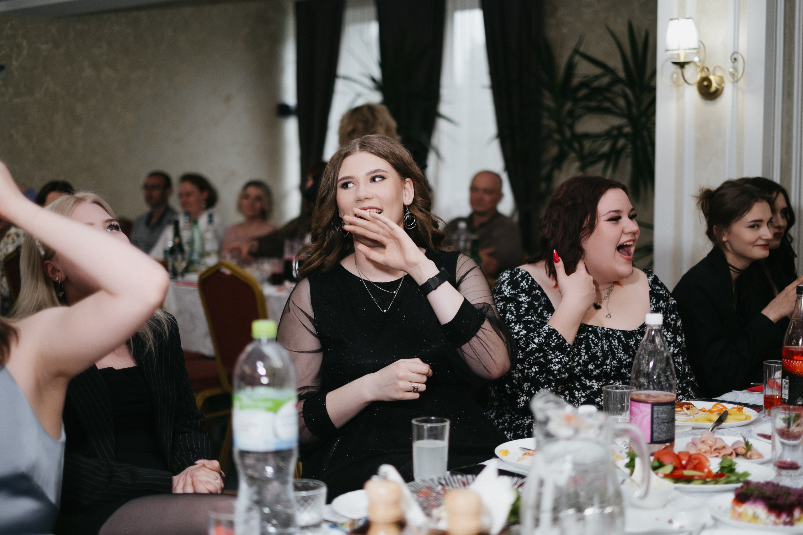 Выпускной 11 класс школы № 30. Свадебный и репортажной фотограф Денис Ожигин в Краснодаре и Краснодарском крае