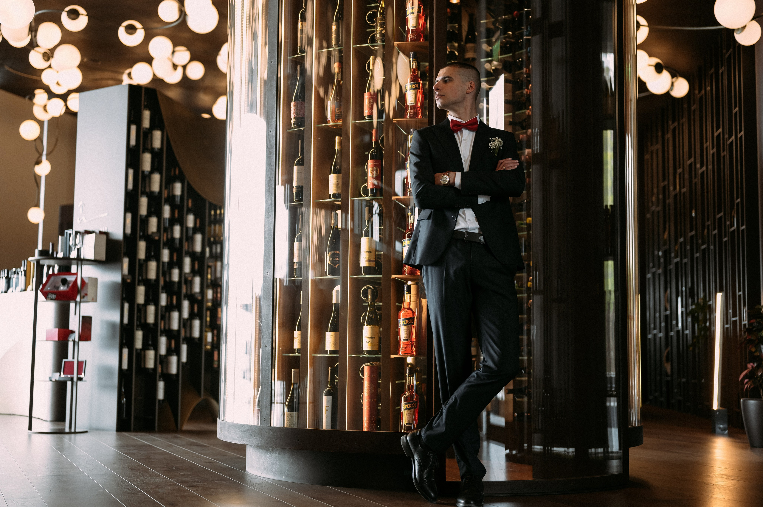 Свадебное утро и прогулка красивой яркой пары. Свадебный и семейный фотограф в Симферополе Дарья Маркова