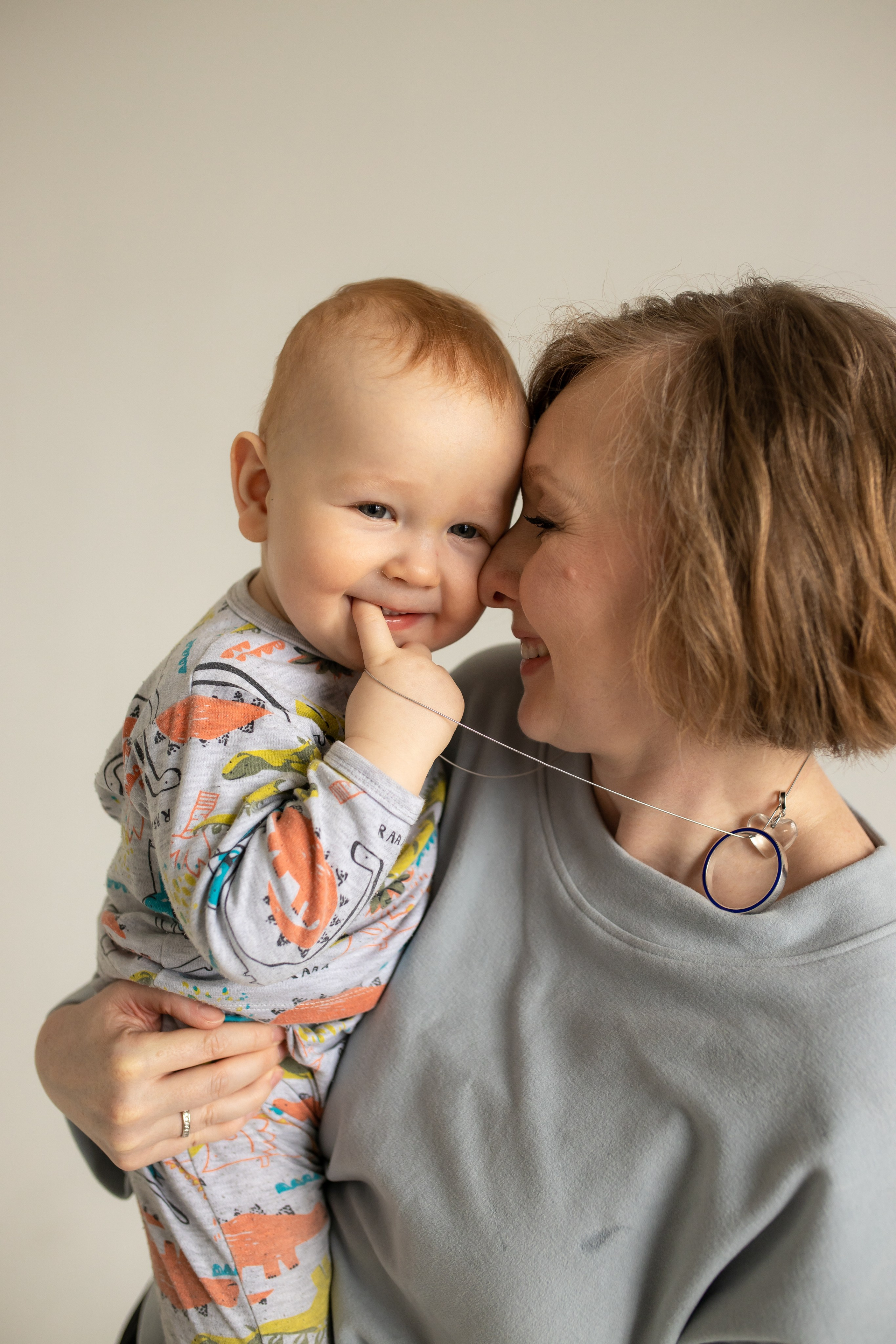 Семейная фотосессия на циклораме с естественным светом. Фотограф в Железнодорожном и Балашихе