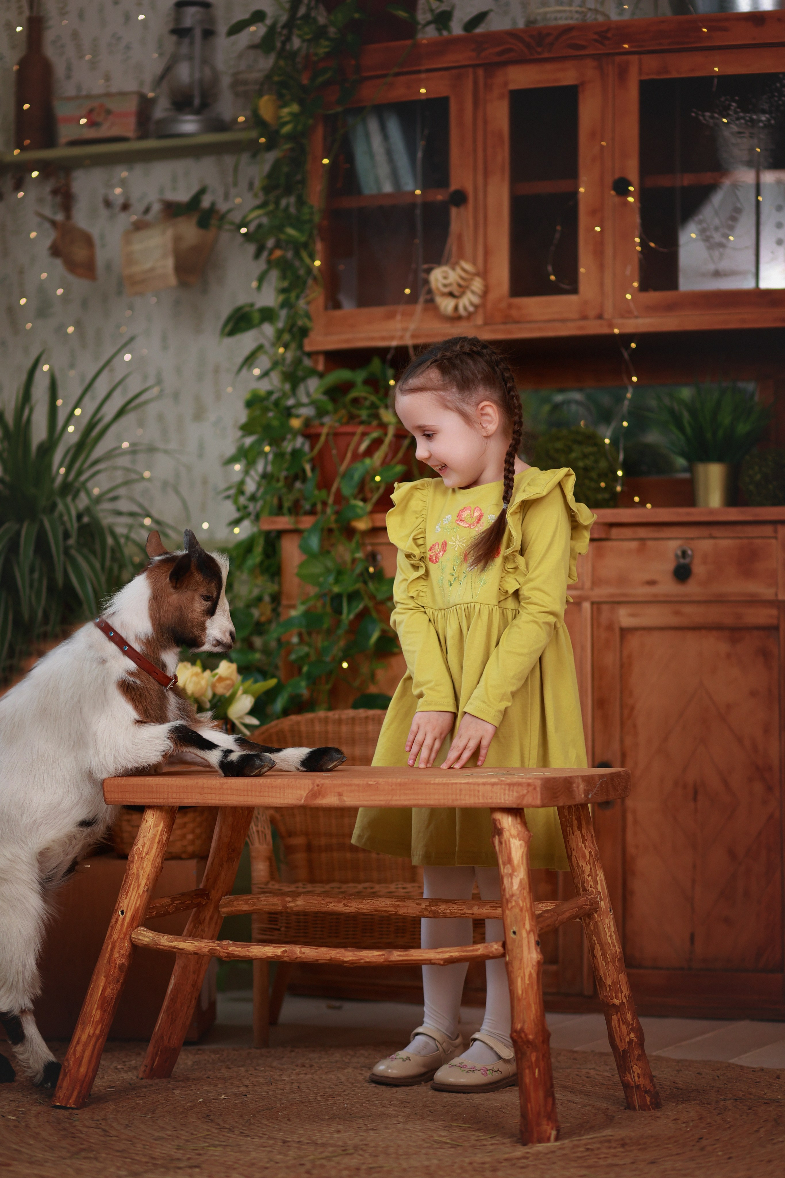 Фотопроект с козочкой и кроликами. Детский семейный фотограф Краснодар