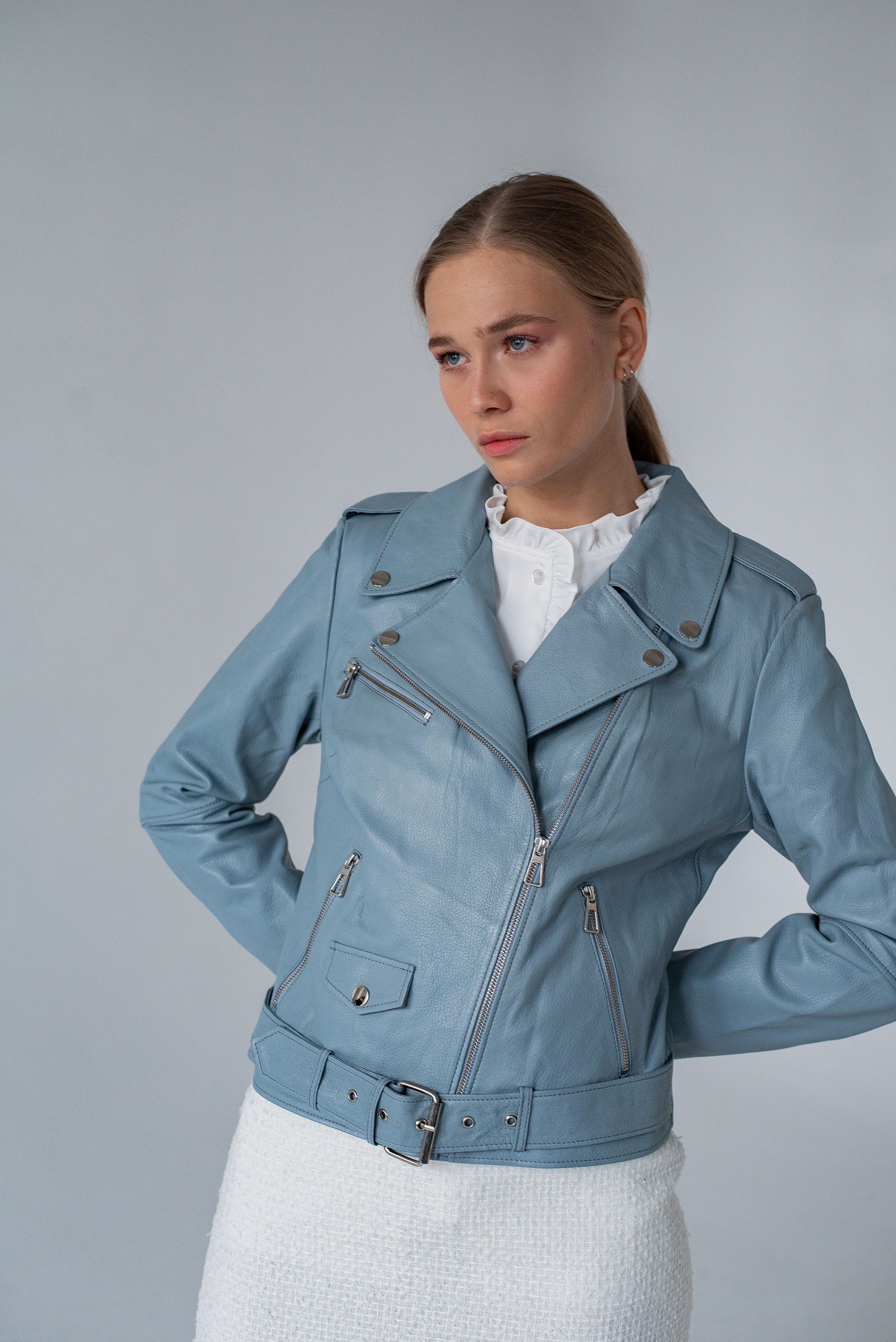 Куртки (фон). Контент фотограф в Москве Лихачева Ксения