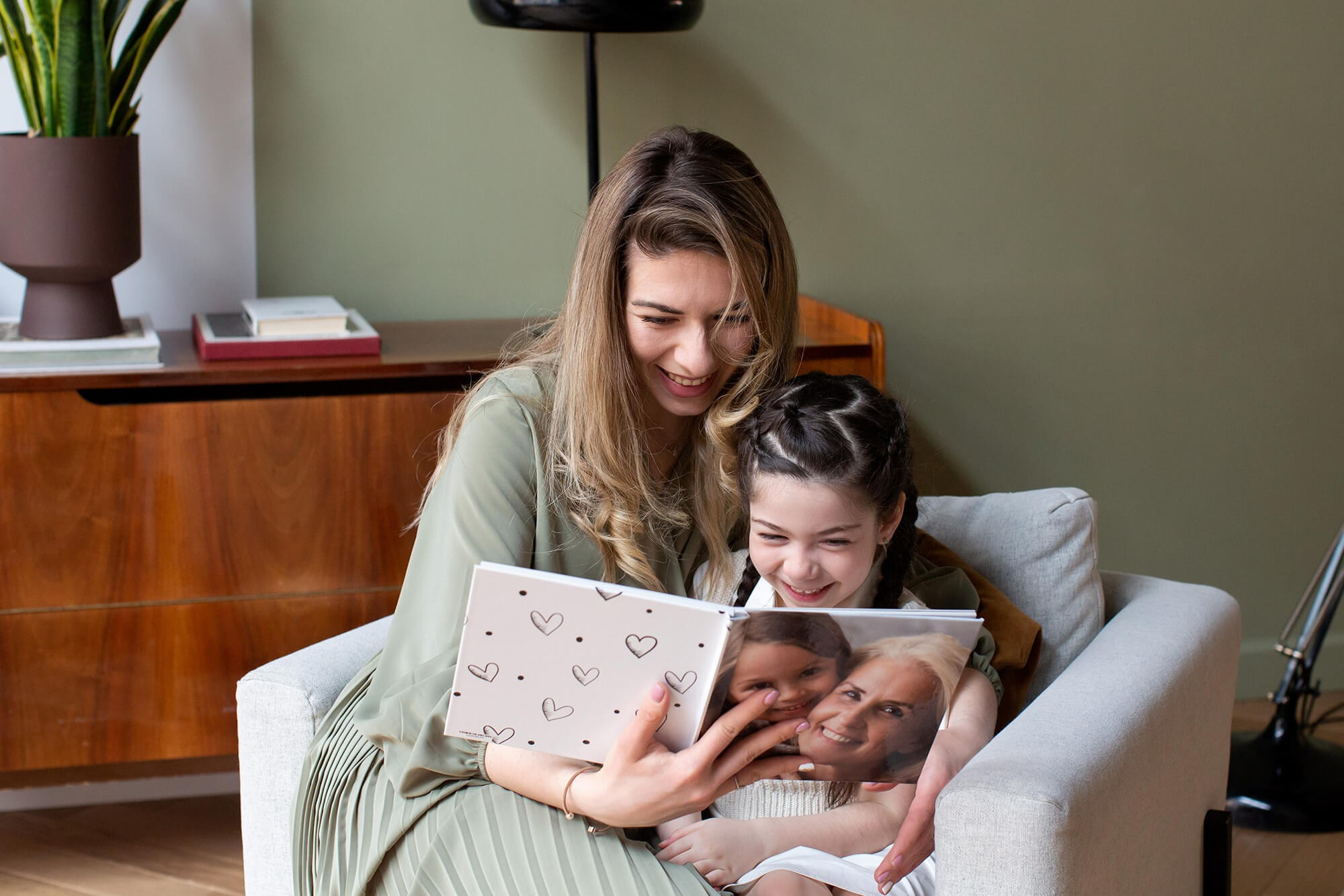 Свадебные Фотокниги и Печать Фото Премиум-Качества в СПб. Фото и Видеосъемка на ваше мероприятие. Александр Романов