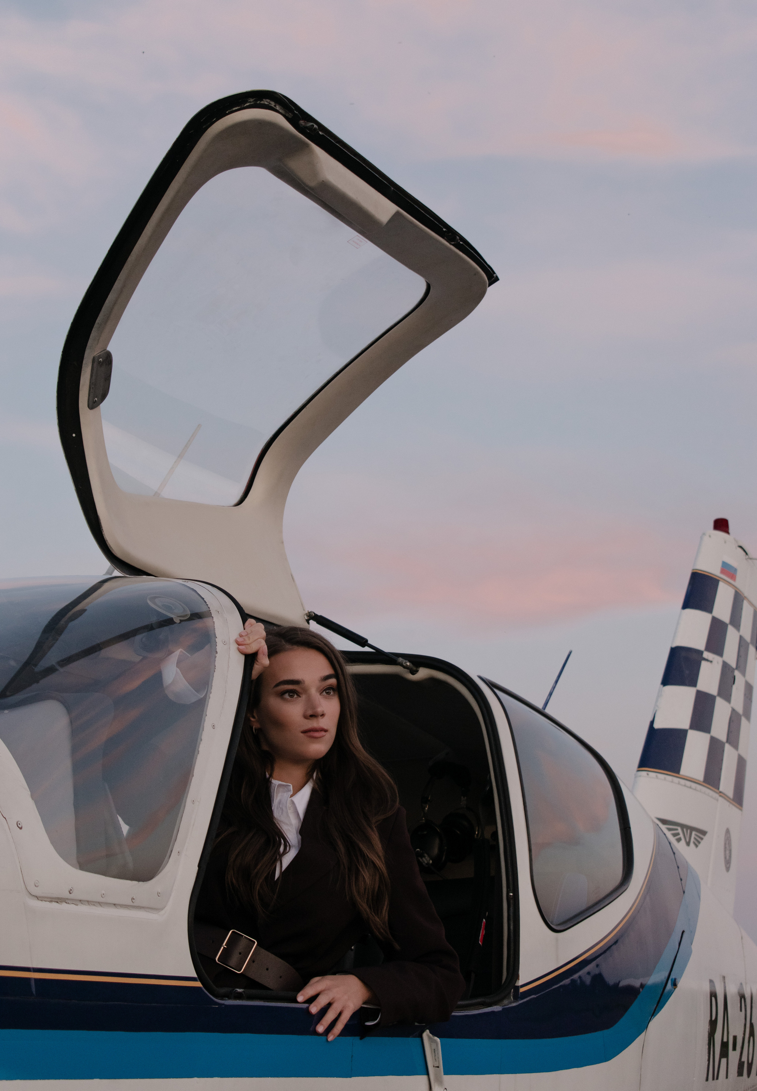 НЕБО, САМОЛЕТ, ДЕВУШКА. Индивидуальный фотограф в Санкт-Петербурге Надежда Волобуева