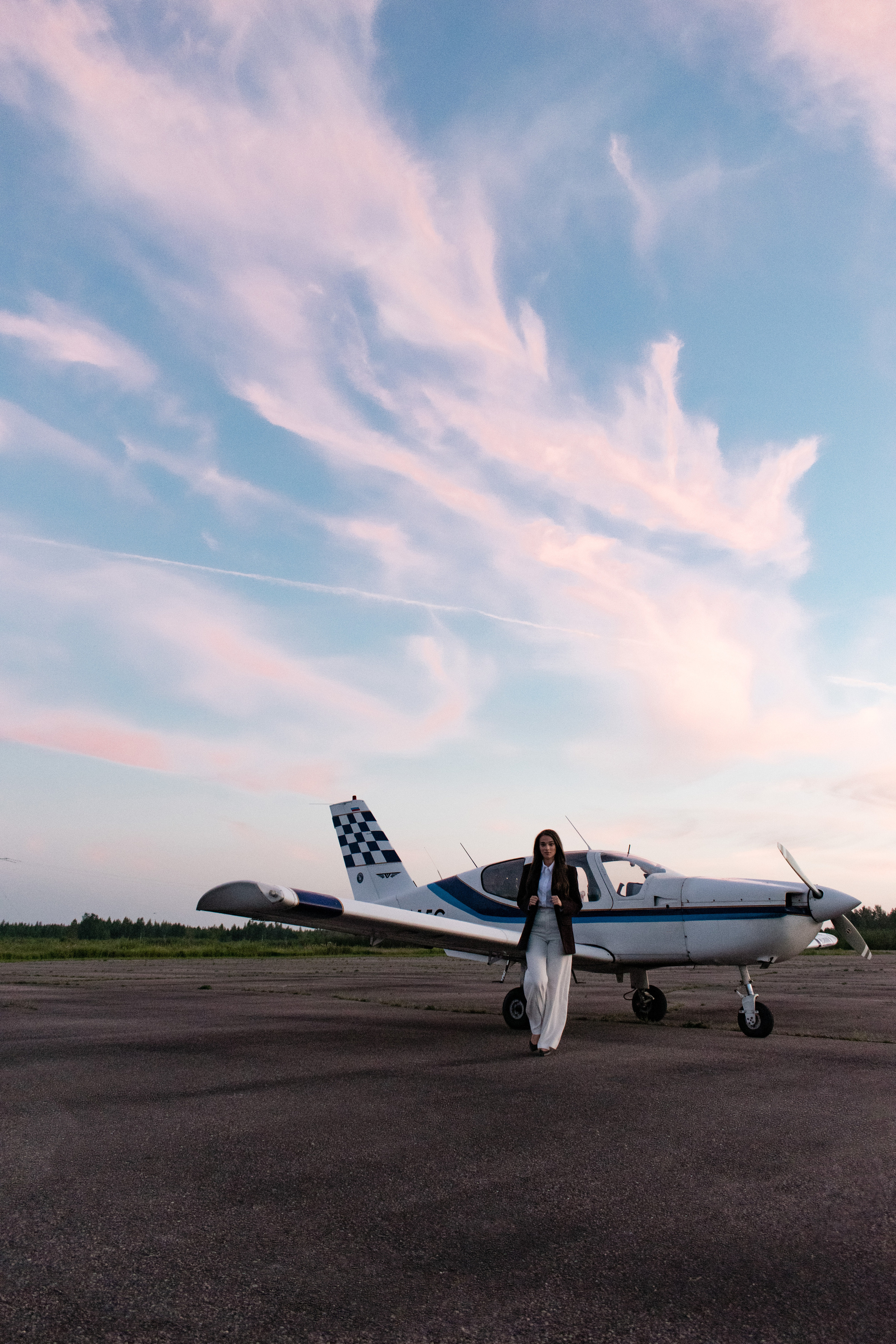 НЕБО, САМОЛЕТ, ДЕВУШКА. Индивидуальный фотограф в Санкт-Петербурге Надежда Волобуева