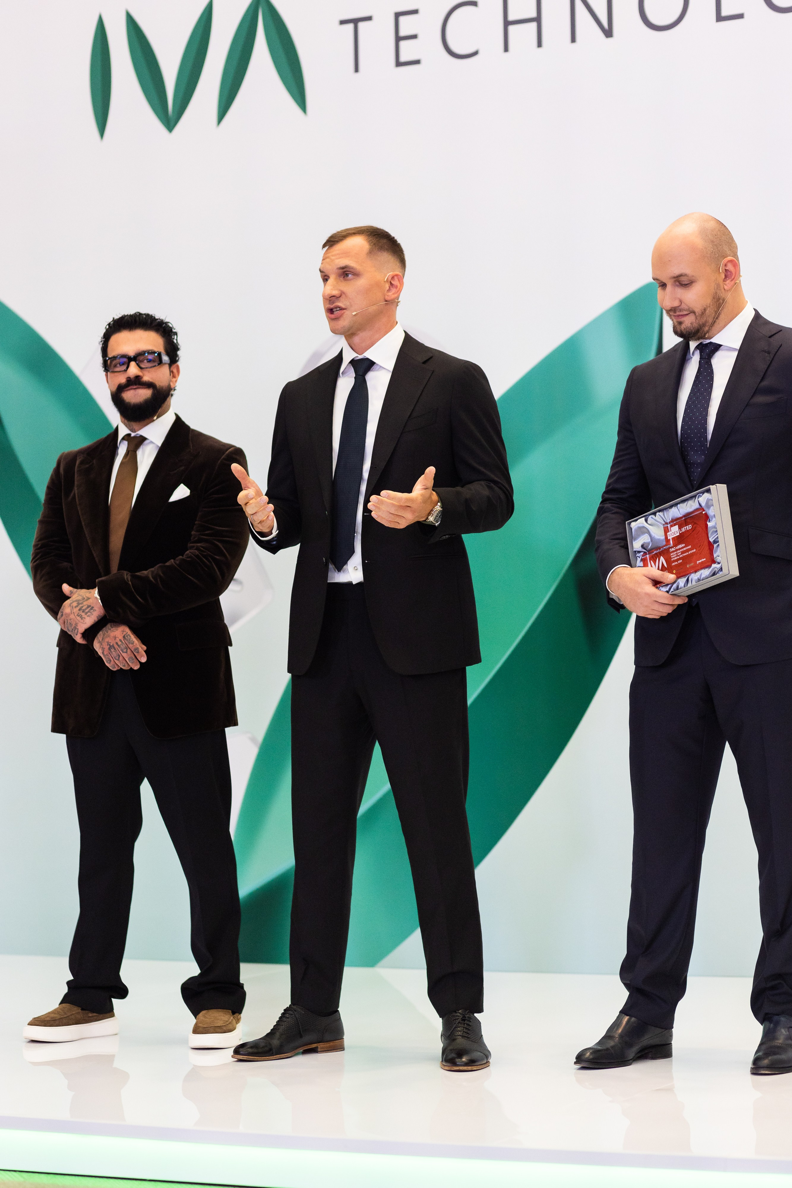 IVA на Московской бирже. Свадебный и портретный фотограф в Королёве Сергей Чихарев