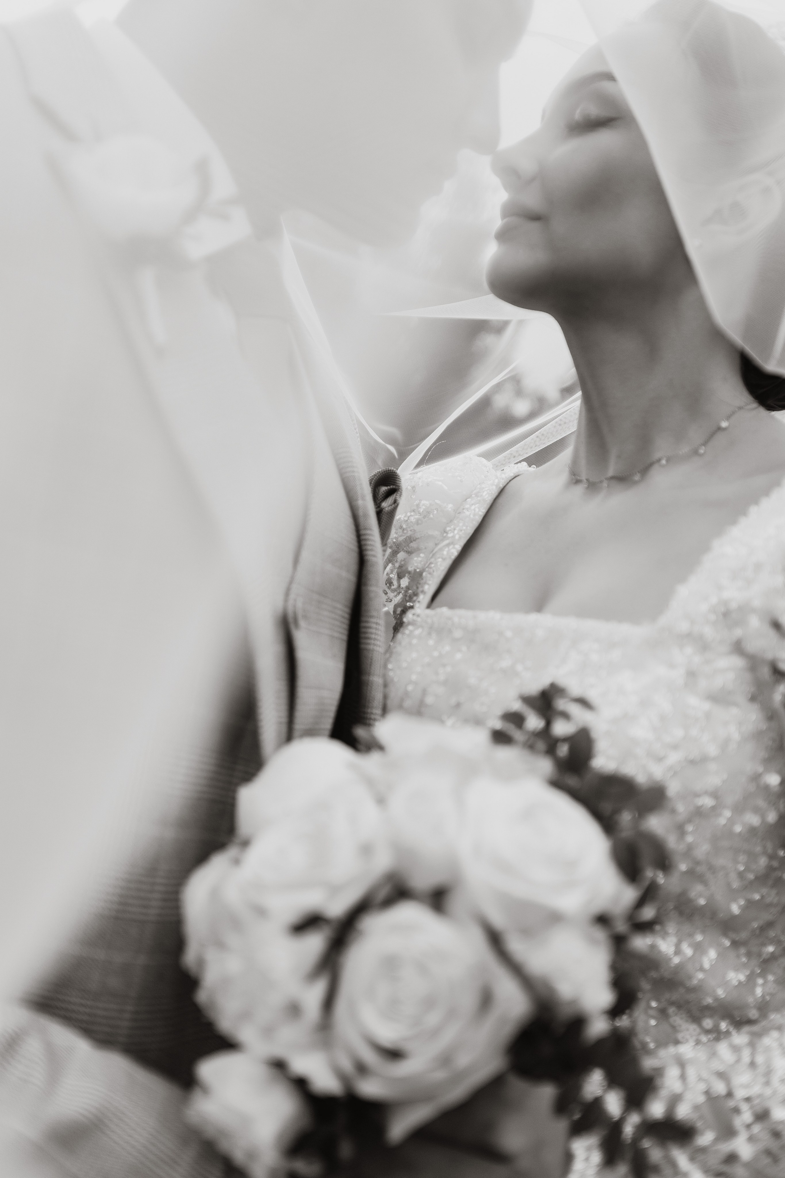 фотограф на свадьбу, свадебная фотосессия на природе, нежные фотографии свадьбы