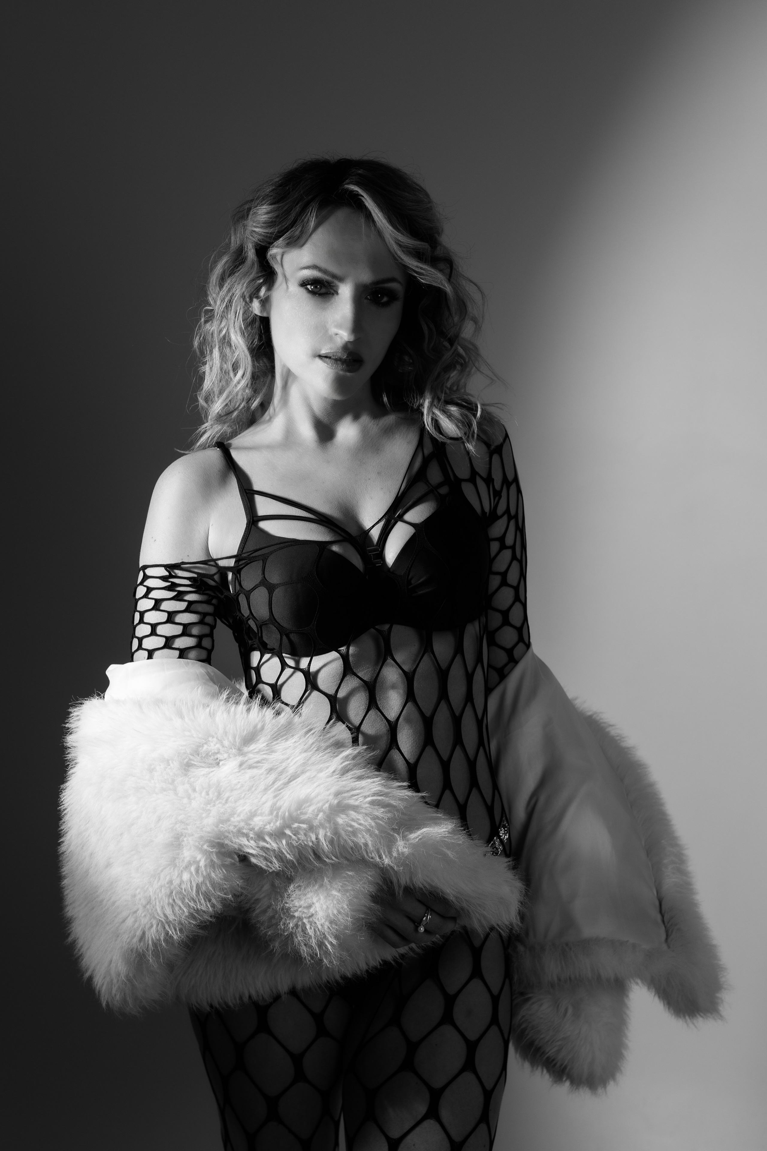 ВИКА ТВОРЧЕСКАЯ. Фотограф Красноярск съемки лавстори, фотосессия в студии, портретная съемка, творческие фотосессии