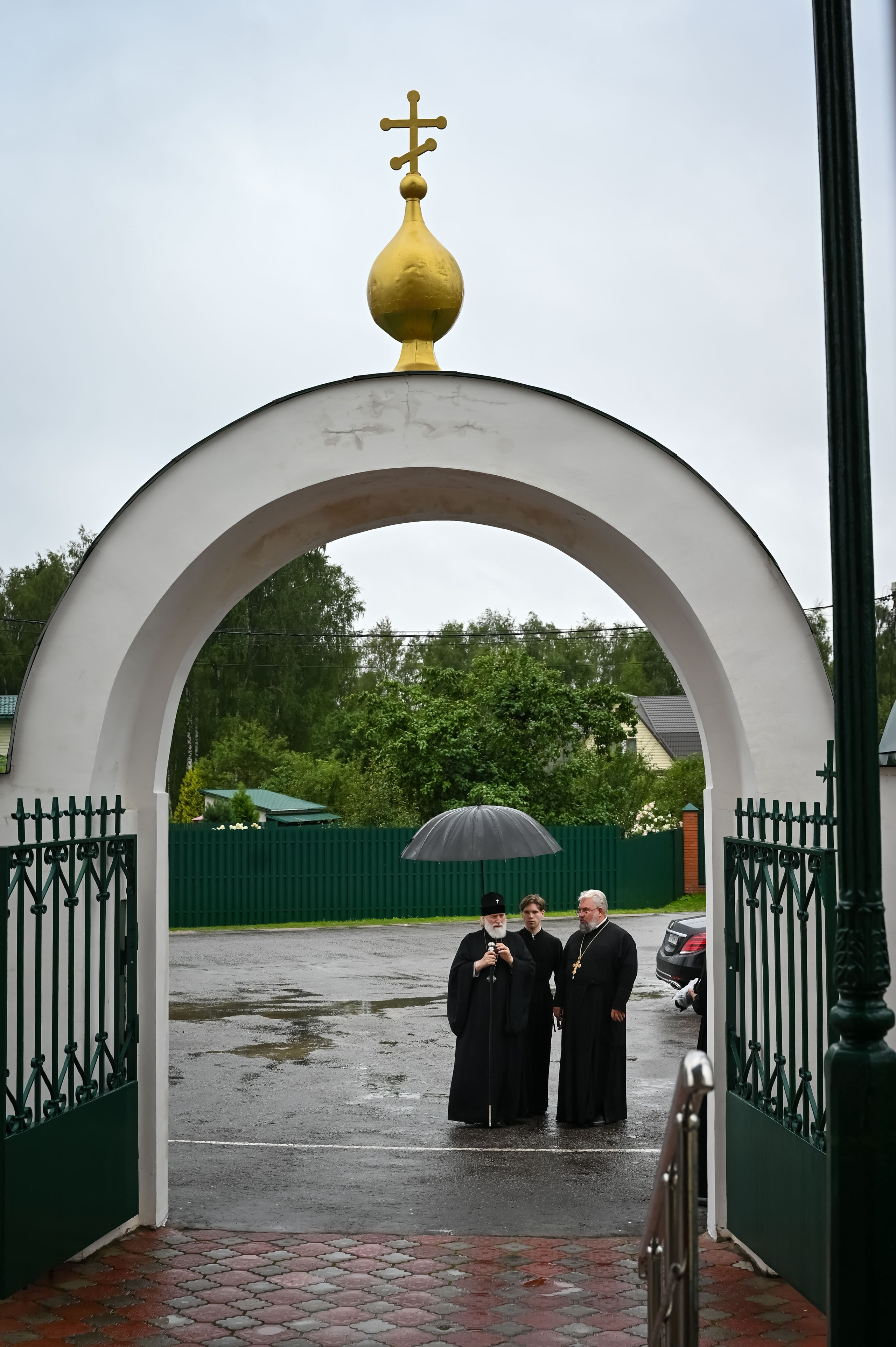 Митрополит Крутицкий Коломенский Павел в Георгиевском храме с. Ванилово. Семейный фотограф в г. Воскресенск Наталия Молева