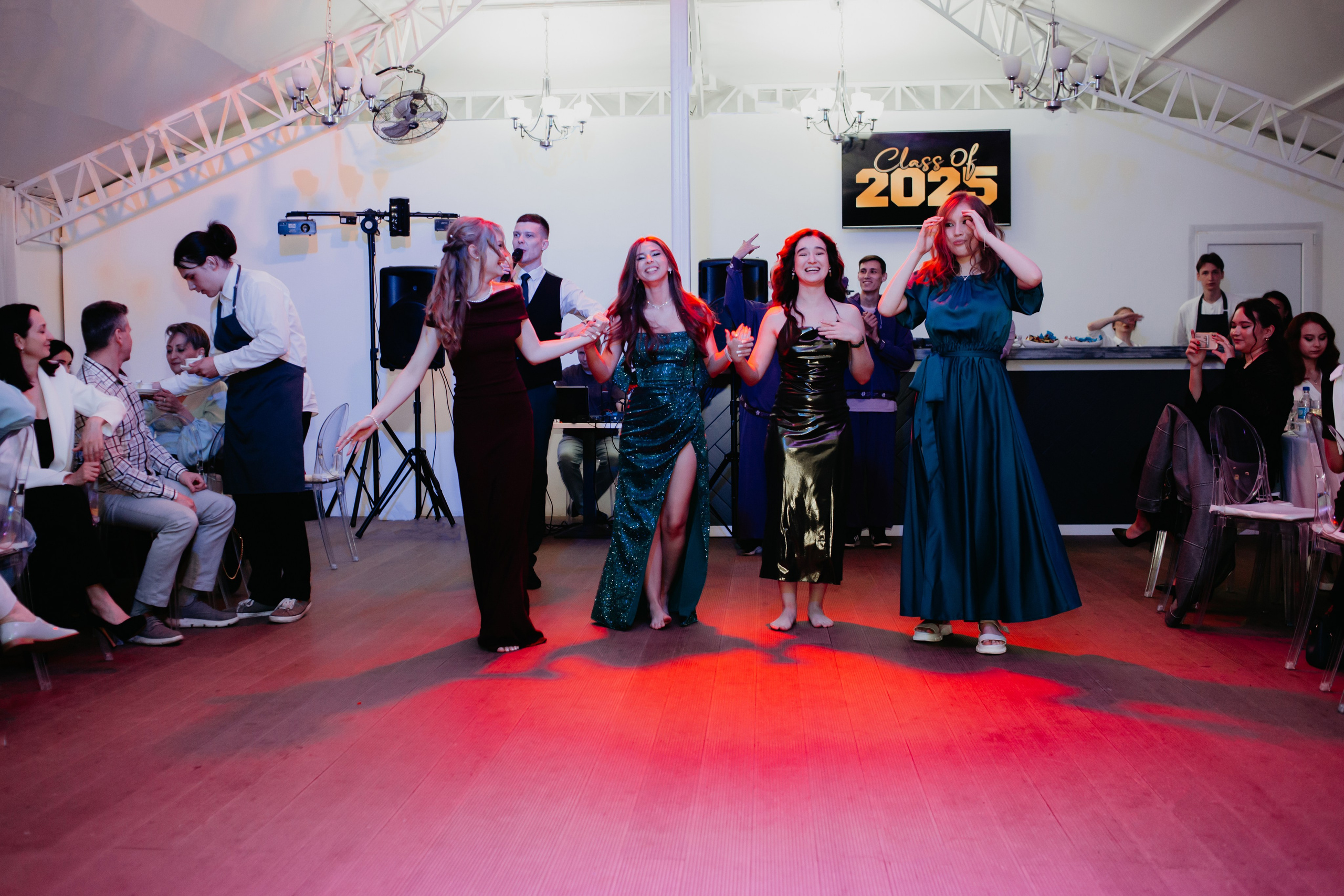 Выпускной 2025 (41 школа) 11 класс. Фотограф в Челябинске Ополихина Анна