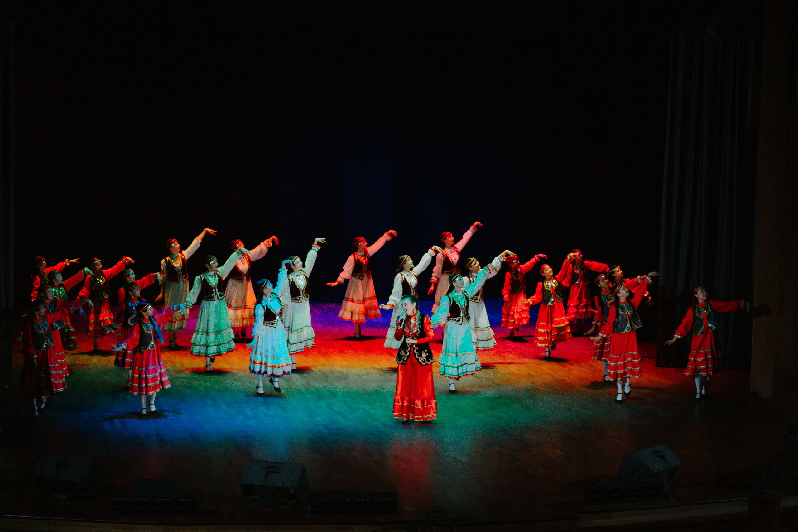 «Уральский сувенир». Концерт танцевальной студии. Фотограф в Челябинске Ополихина Анна