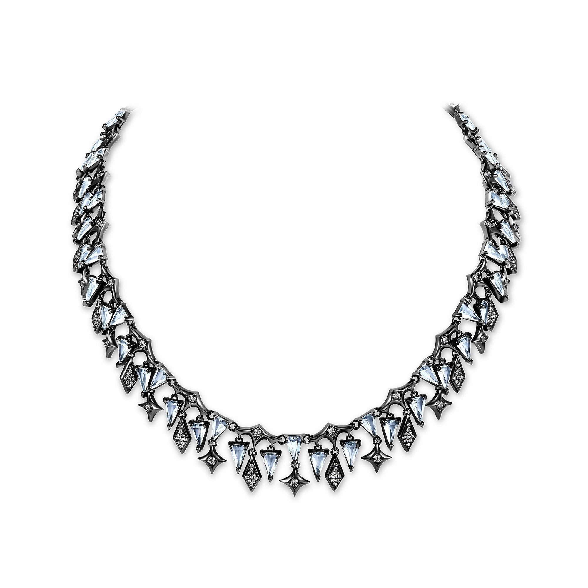 Каталожная съемка колье на манекене