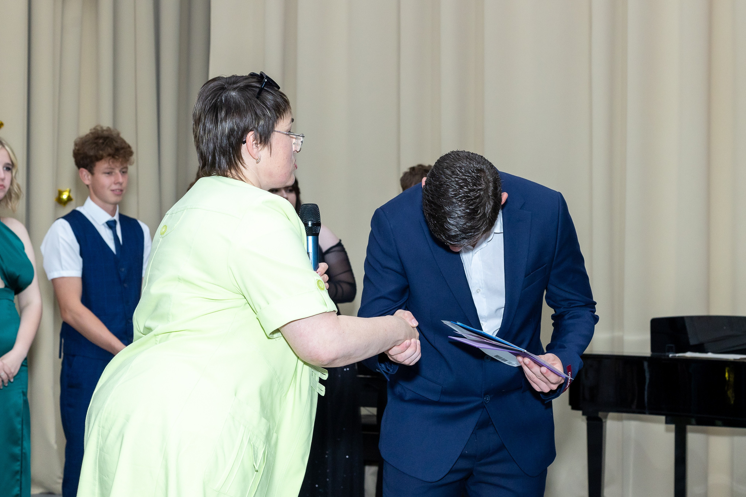 Вручение аттестата 2025. Выпускные альбомы Майкоп, Краснодар Елена Золотарева