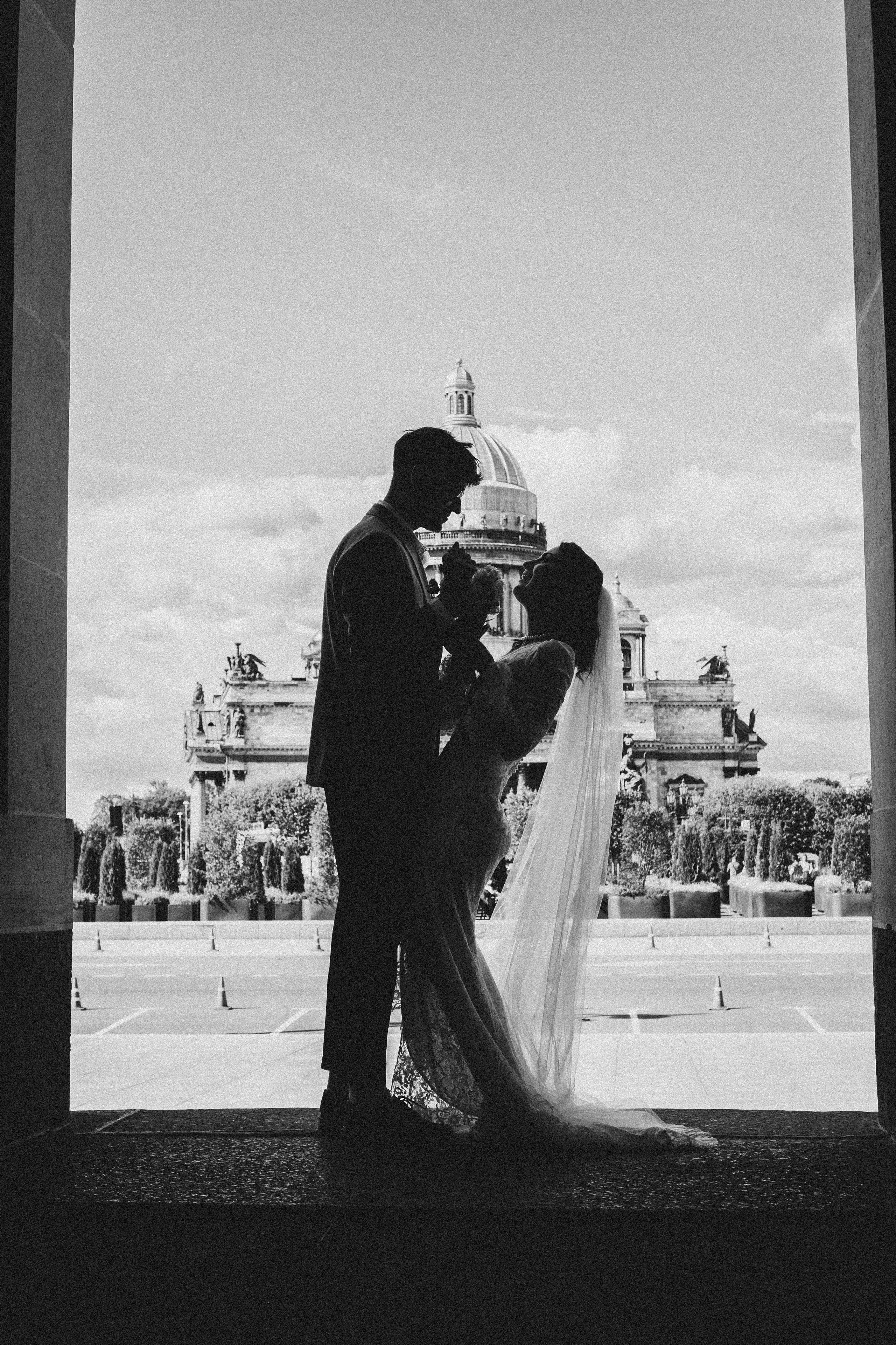 СВАДЕБНАЯ ПРОГУЛКА ВОЗЕ ИСАИКЕВСКОГО СОБОРА АСТОРИИ И ЗАКОНОДАЛЕТНОГО СОБРАНИЯ. Профессиональный фотограф, Санкт-Петербург — Виктория Богомолова