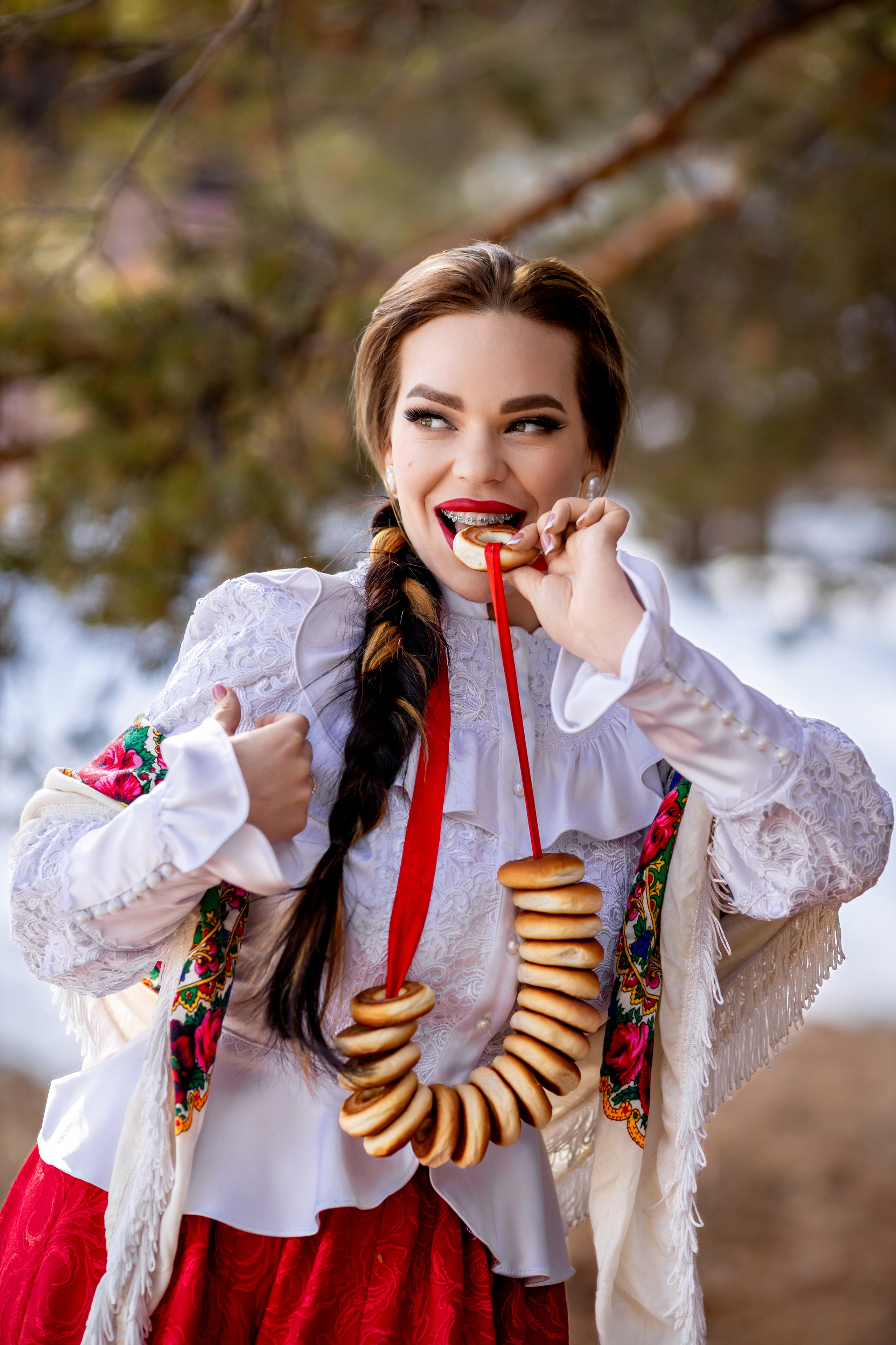 В национальных костюмах. Организую и проведу любые фотосессии в солнечной Бурятии, в Улан-Удэ!