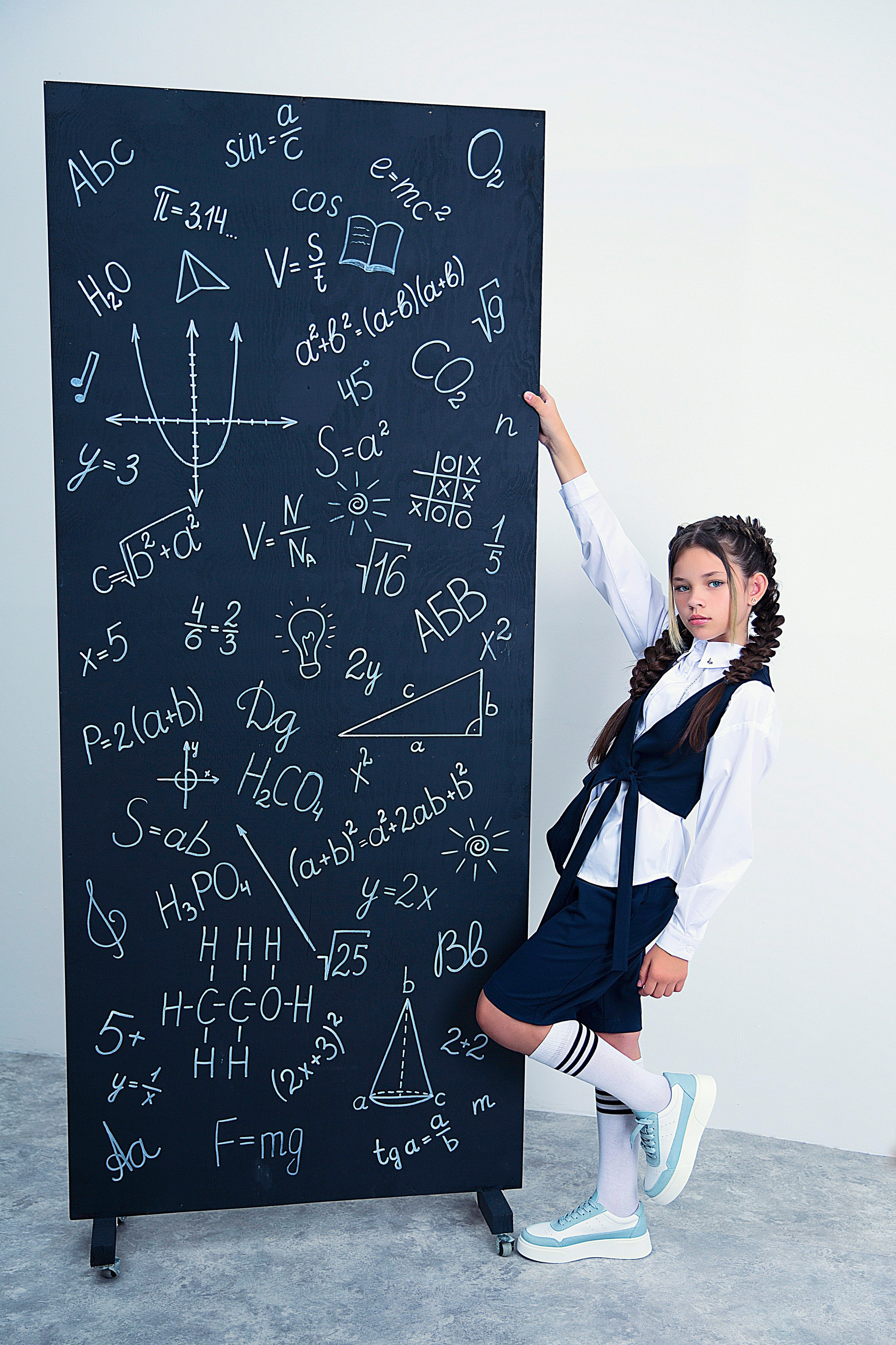 Индивидуальные фотосессии школьников. Детский школьный фотограф в Кемерово Зиновьева Екатерина