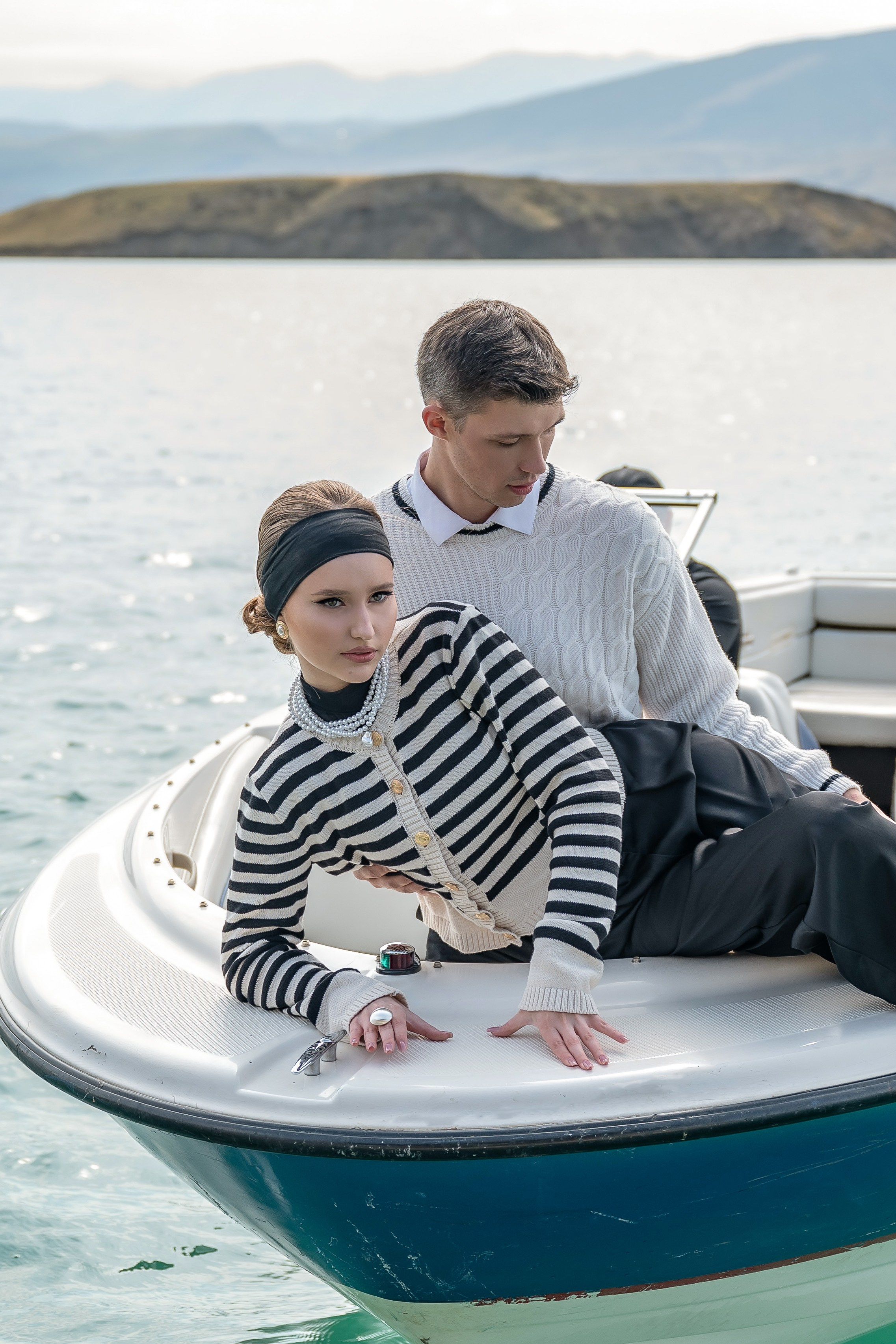 Варвара и Иван на катере. Наталья Слесаренко фотограф в Сочи