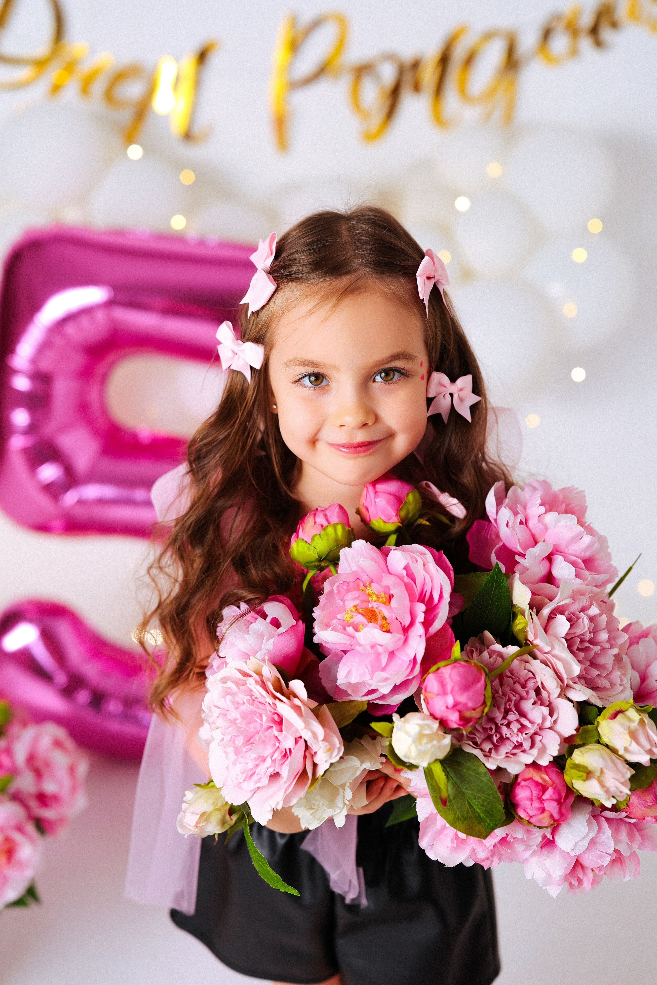 Малышки Антураж