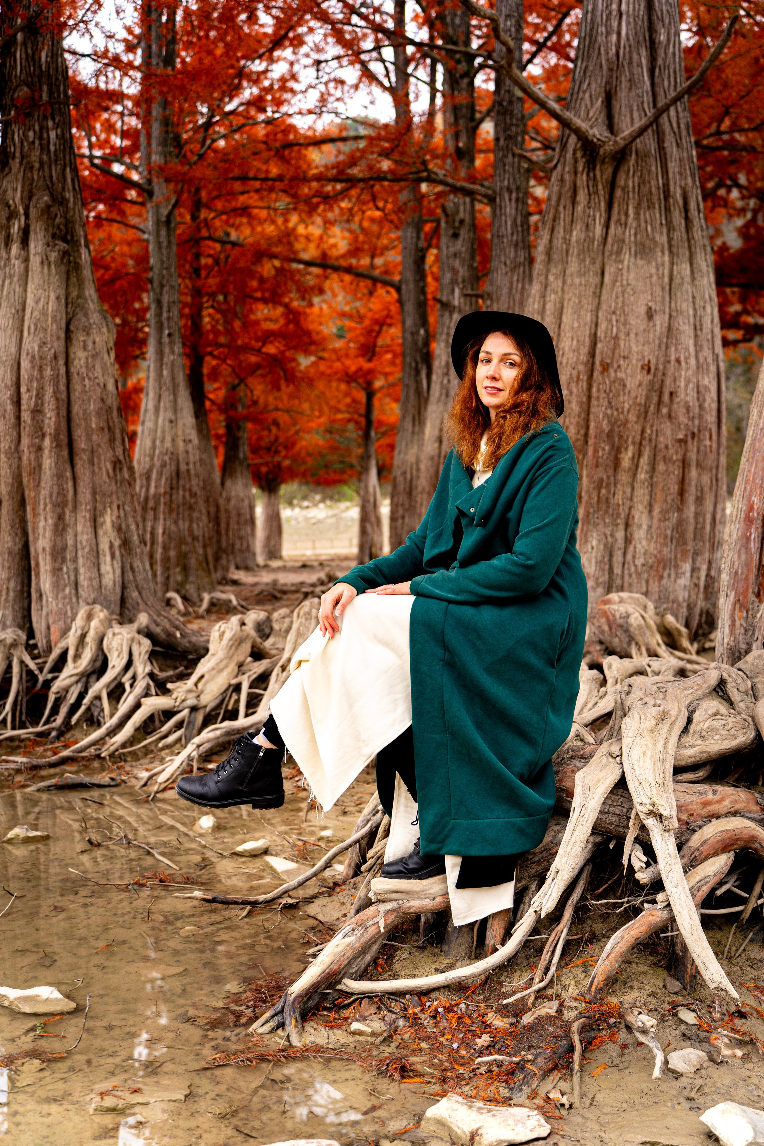 Осенняя фотосессия в Анапе — яркие кипарисы. Семейный и детский фотограф Екатерина Черняева. Снимаю портреты, love story, фотопрогулки, работаю на улице, в кафе, студии, дома у клиента