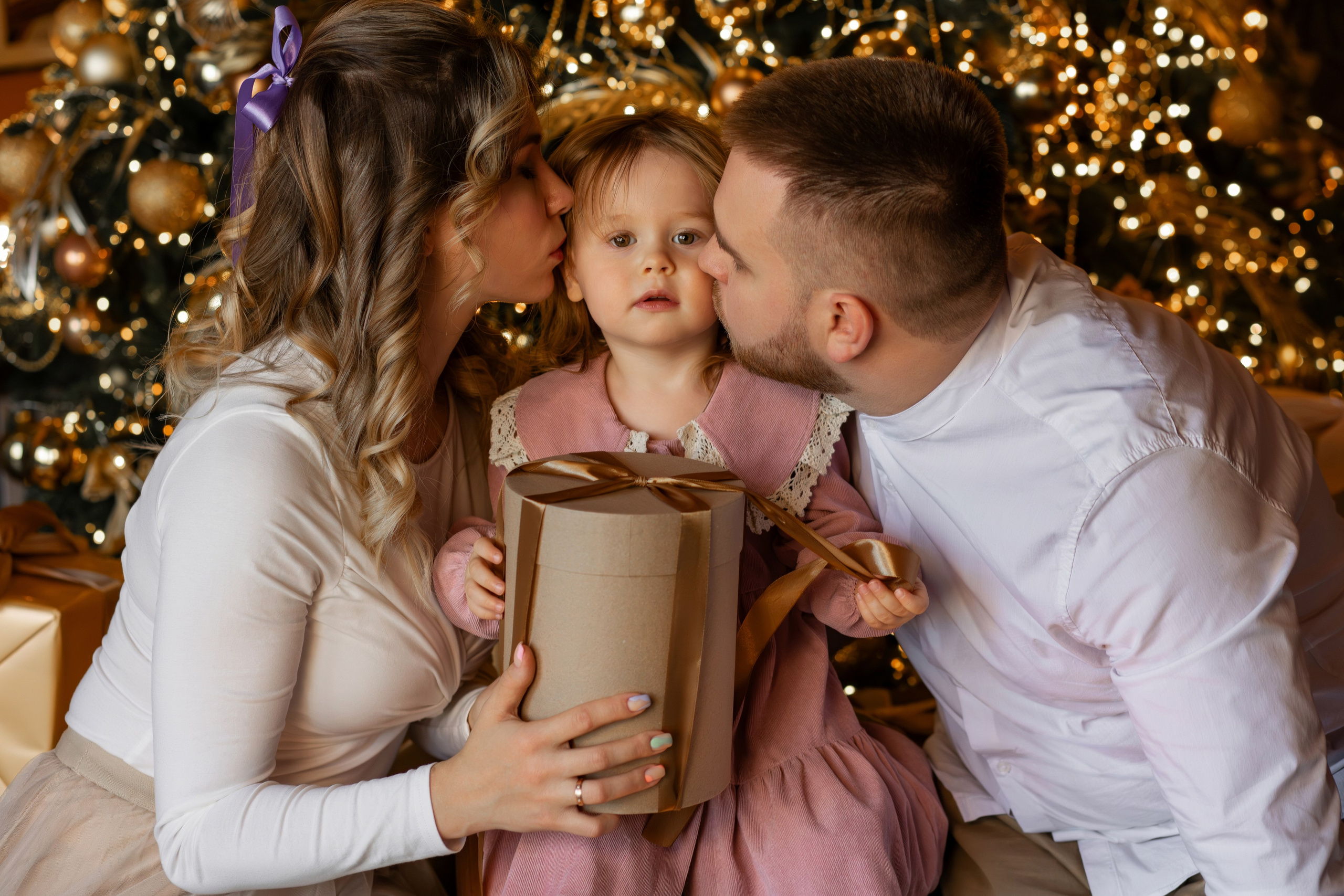 Новогодняя семейная съемка в студии. Семейный и женский фотограф в Москве Надежда Воробьева
