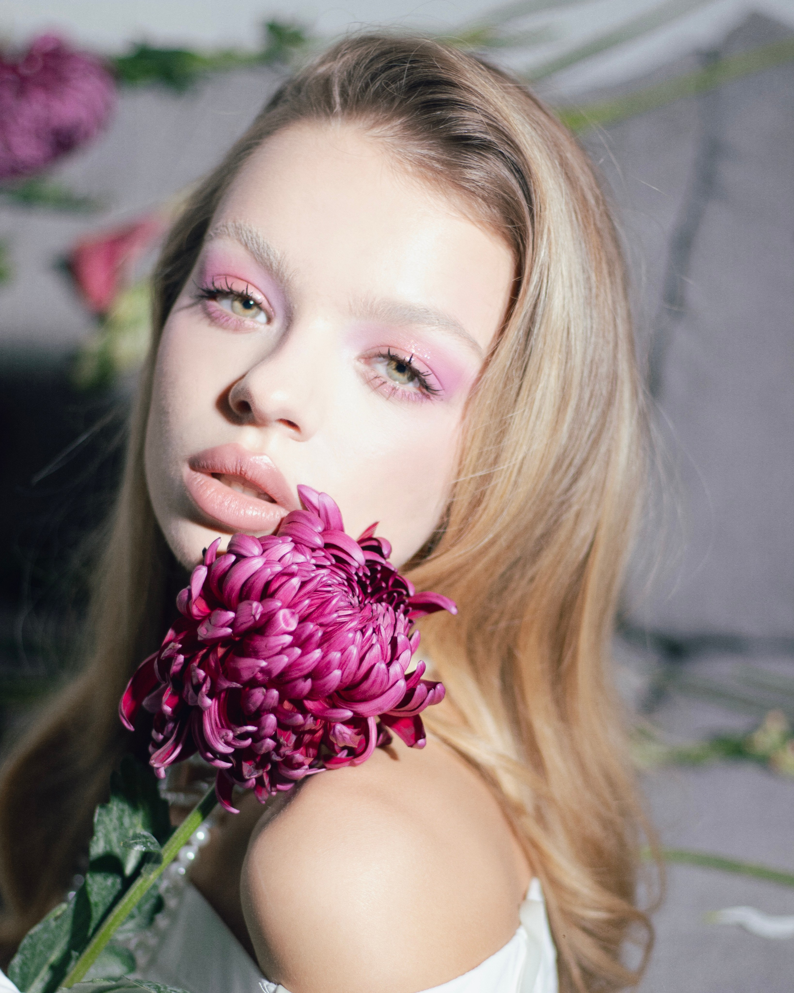 For svetochi brand. Surélisme